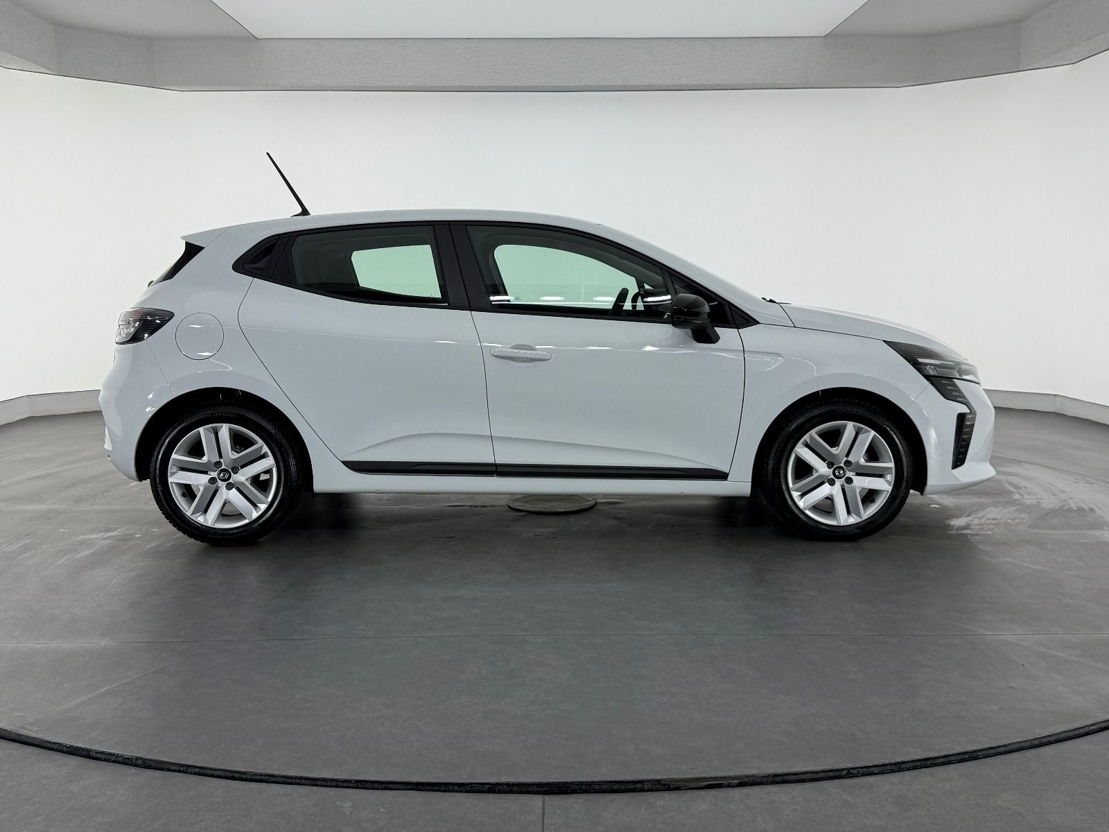Renault Clio 1.0 TCE Evolution X-Tronic - 2026 - Detay