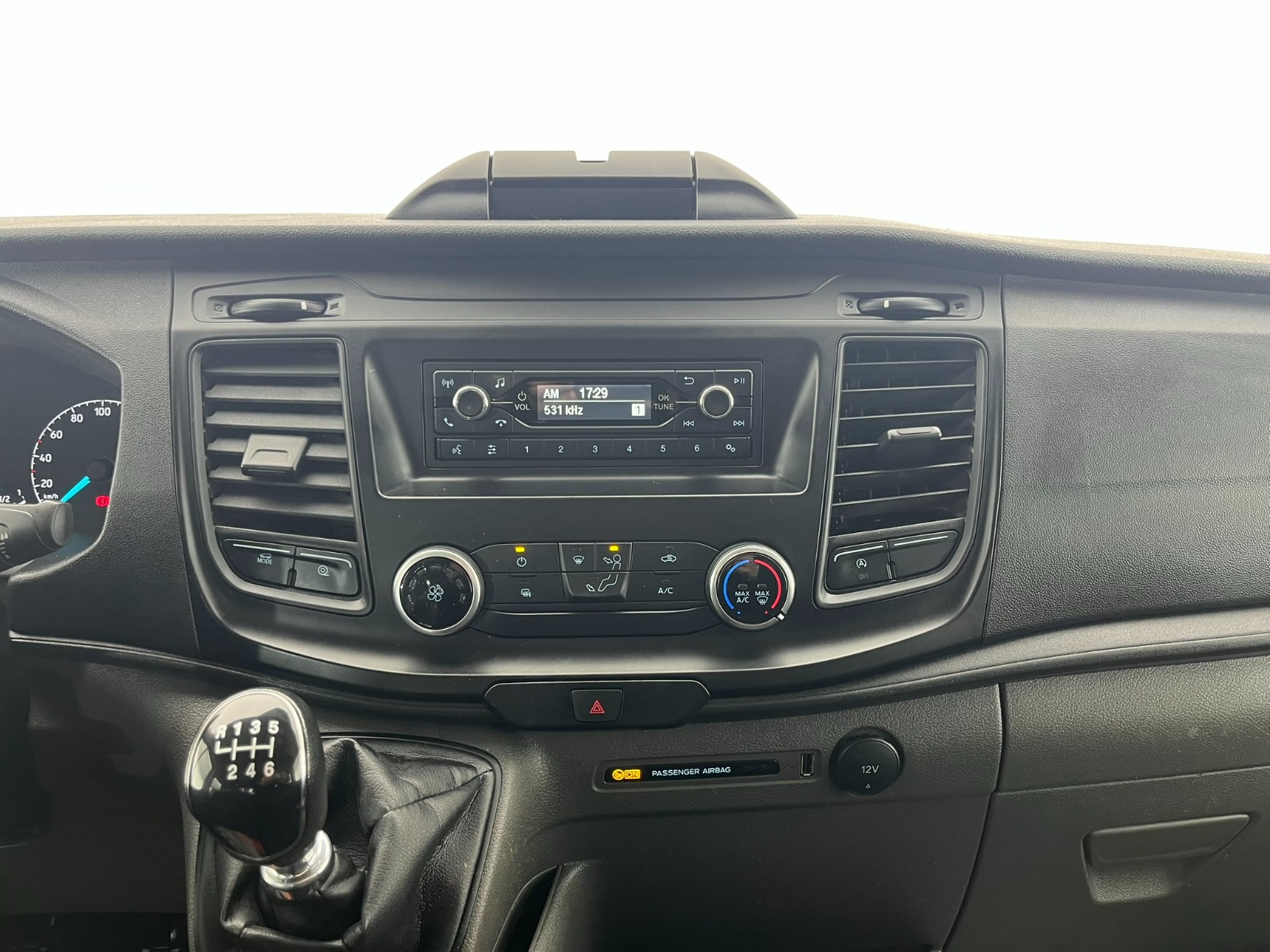 Ford Transit 350 M Çift Kabin - 2023 - Detay