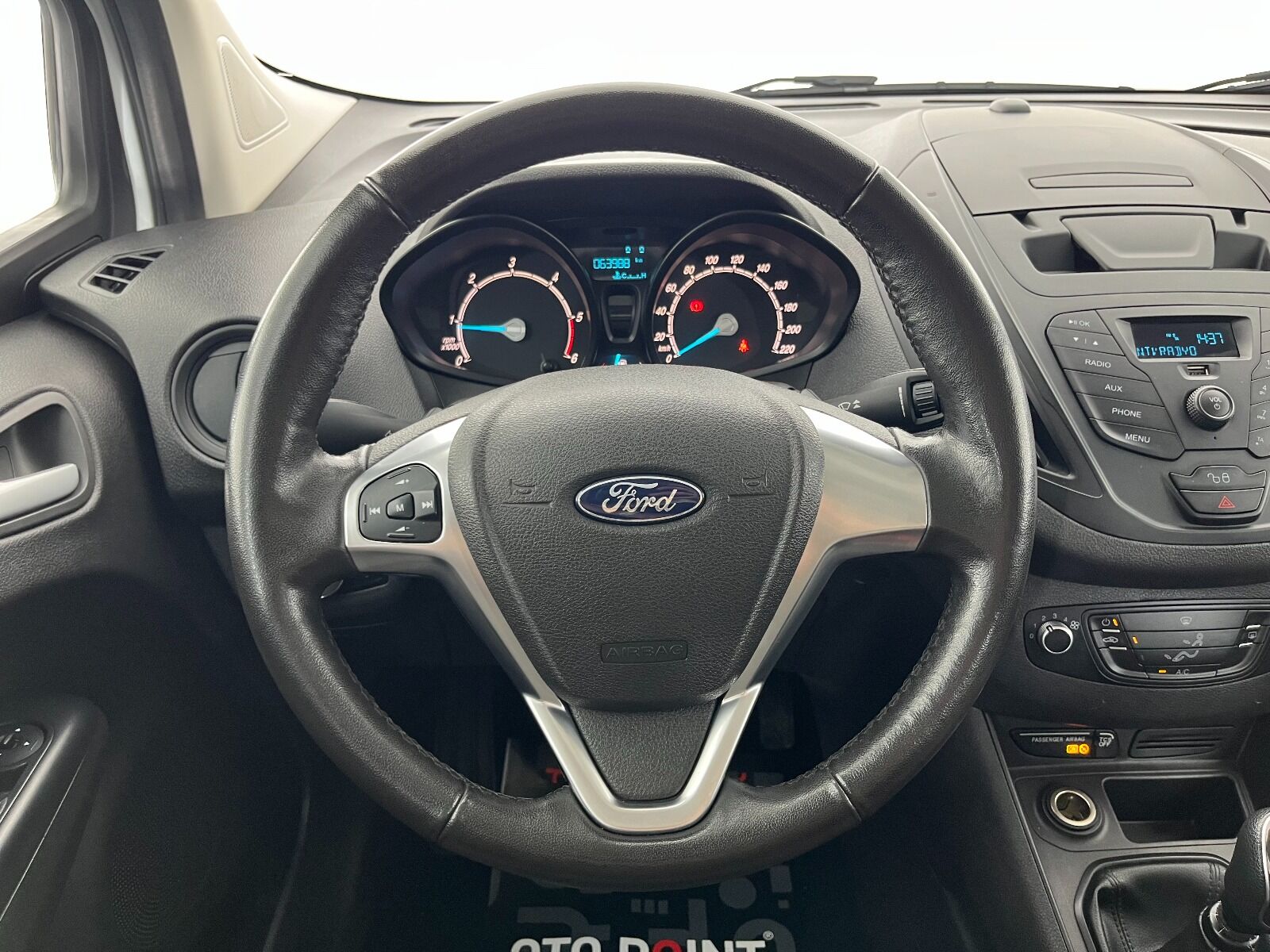 Ford Tourneo Courier 1.5 TDCI Deluxe - 2023 - Detay