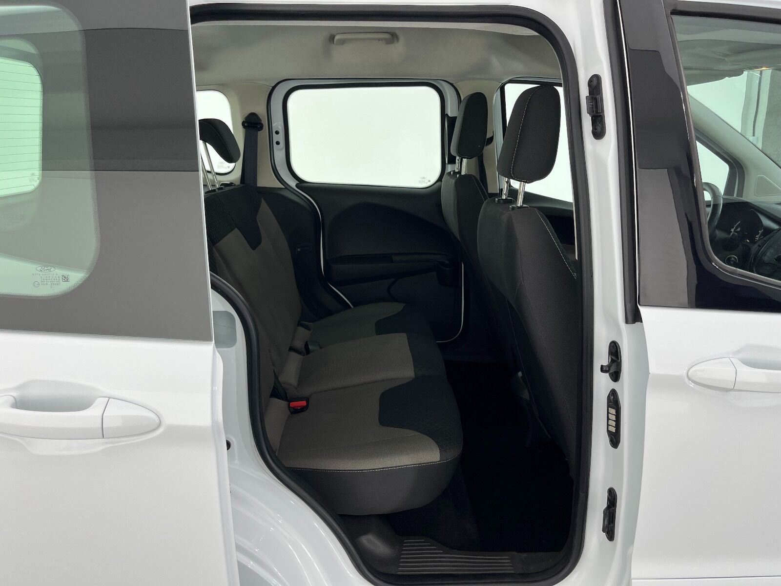 Ford Tourneo Courier 1.5 TDCI Deluxe - 2023 - Detay
