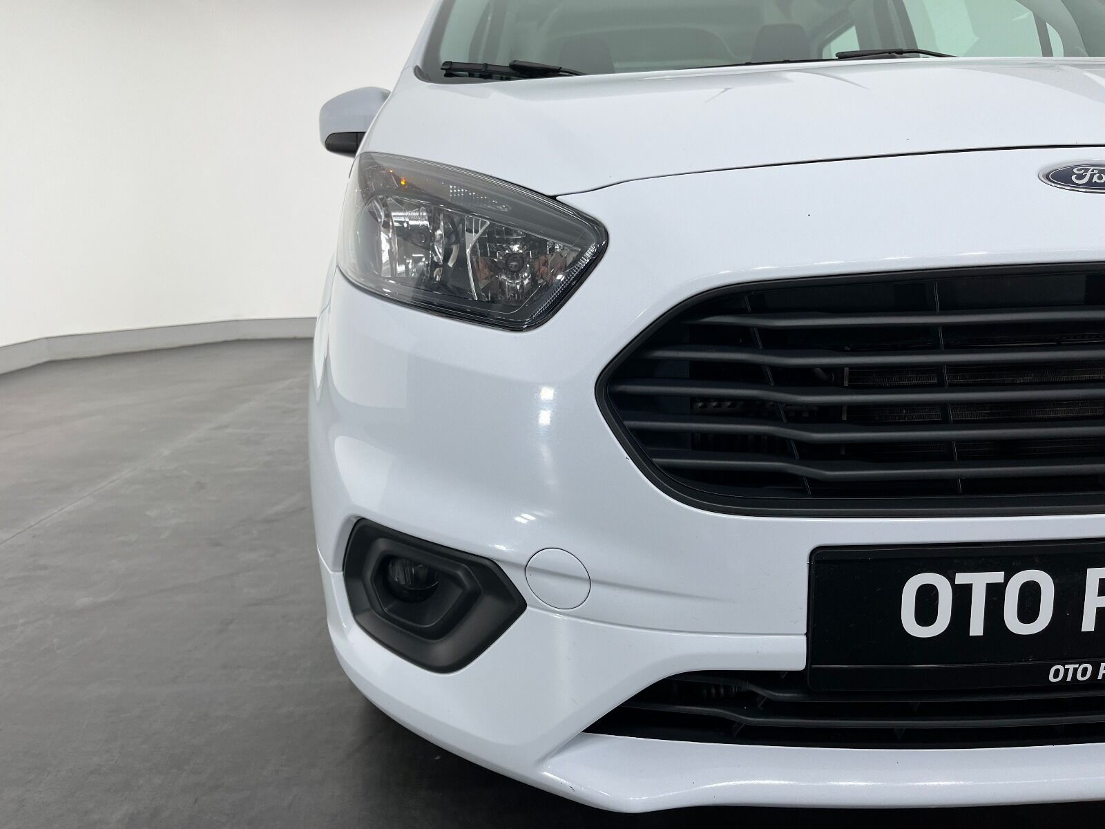 Ford Tourneo Courier 1.5 TDCI Deluxe - 2023 - Detay