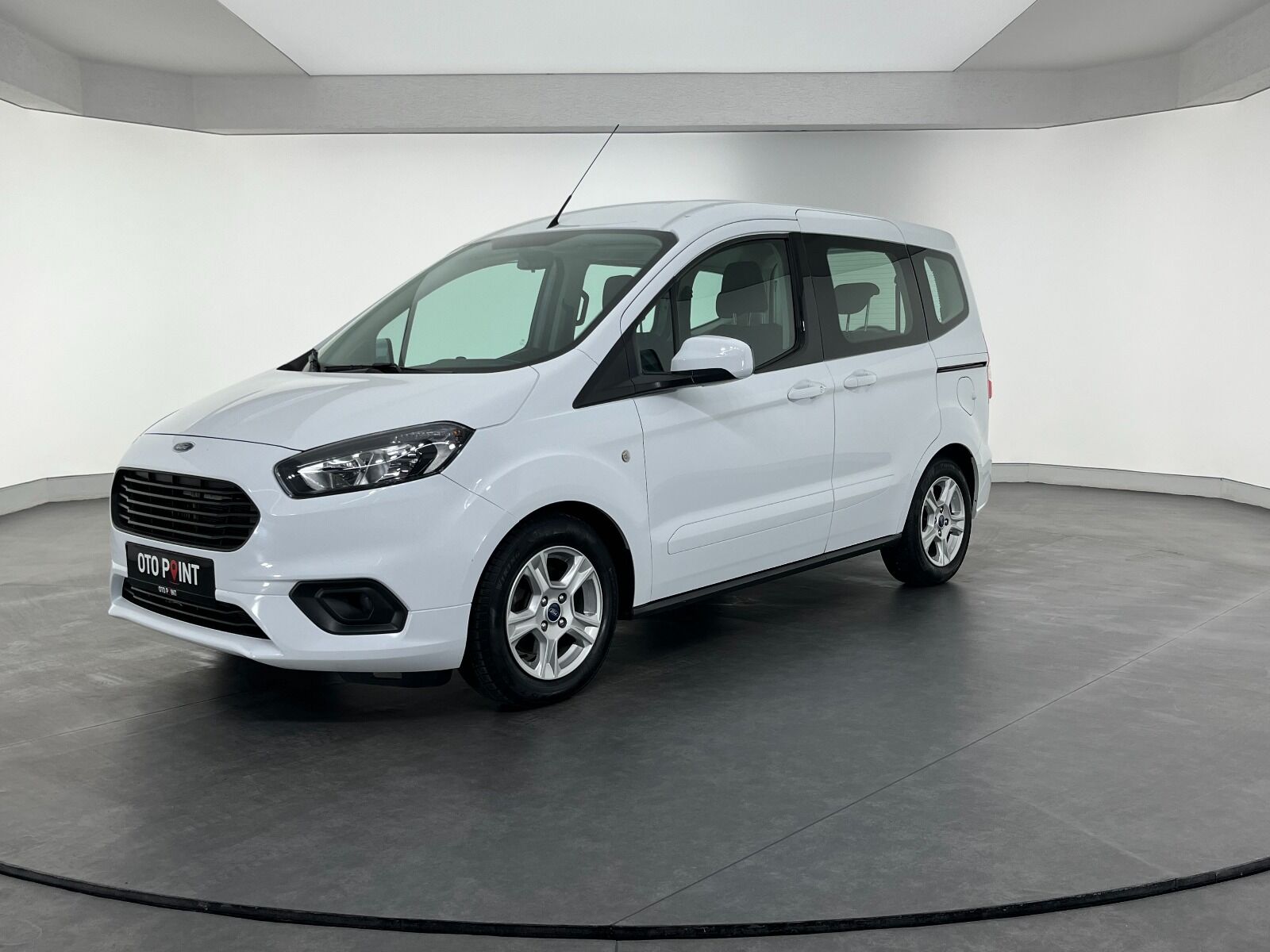 Ford Tourneo Courier 1.5 TDCI Deluxe - 2023 - Detay