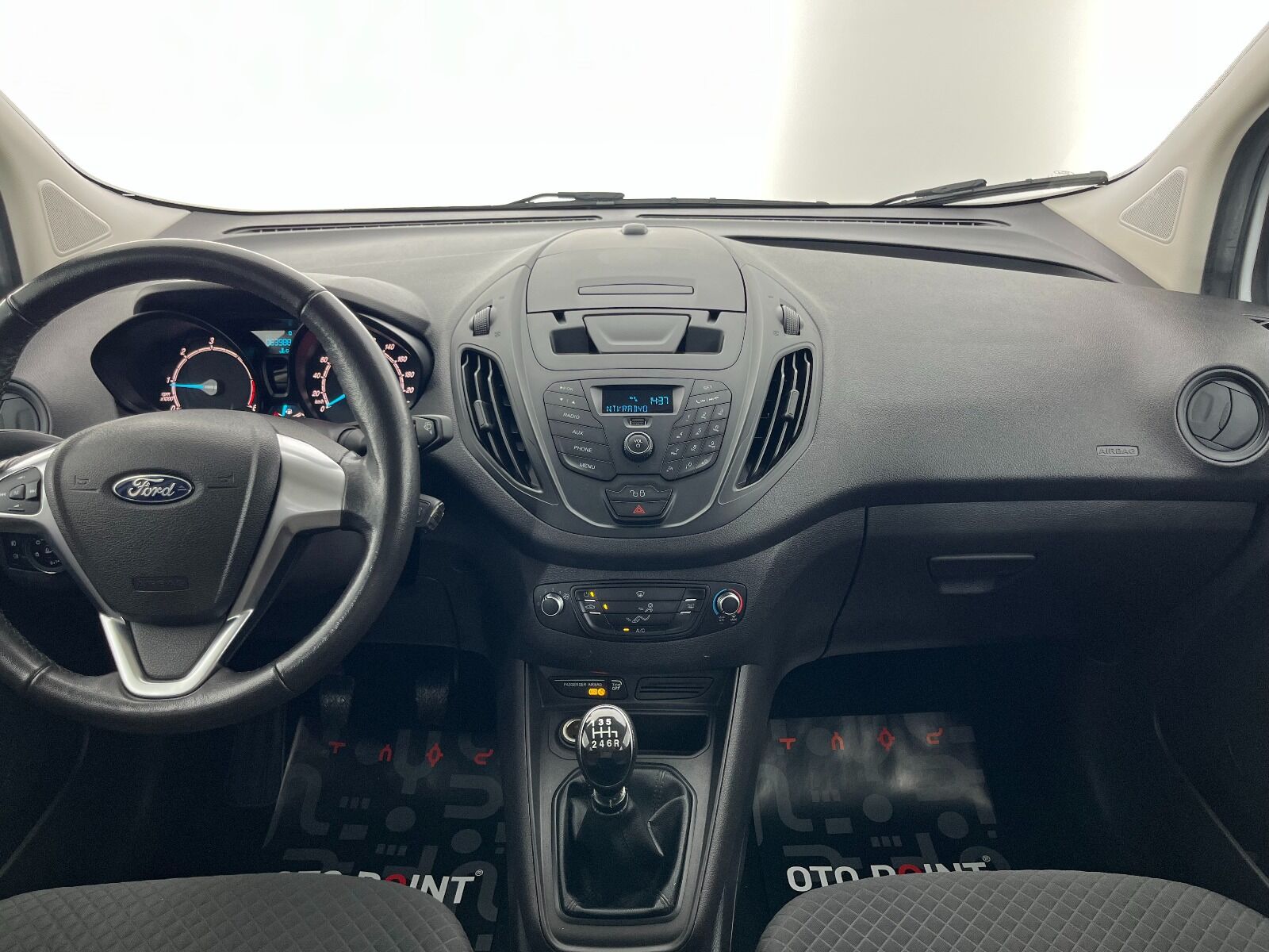 Ford Tourneo Courier 1.5 TDCI Deluxe - 2023 - Detay