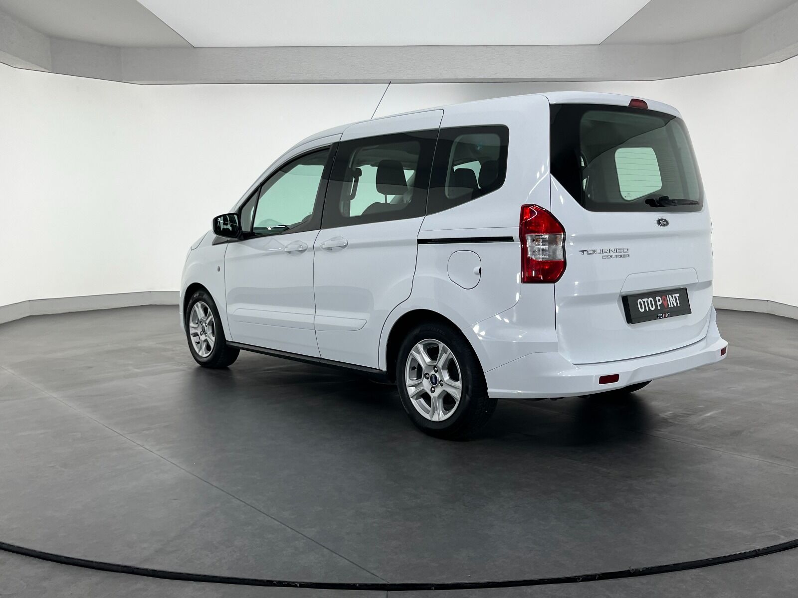 Ford Tourneo Courier 1.5 TDCI Deluxe - 2023 - Detay