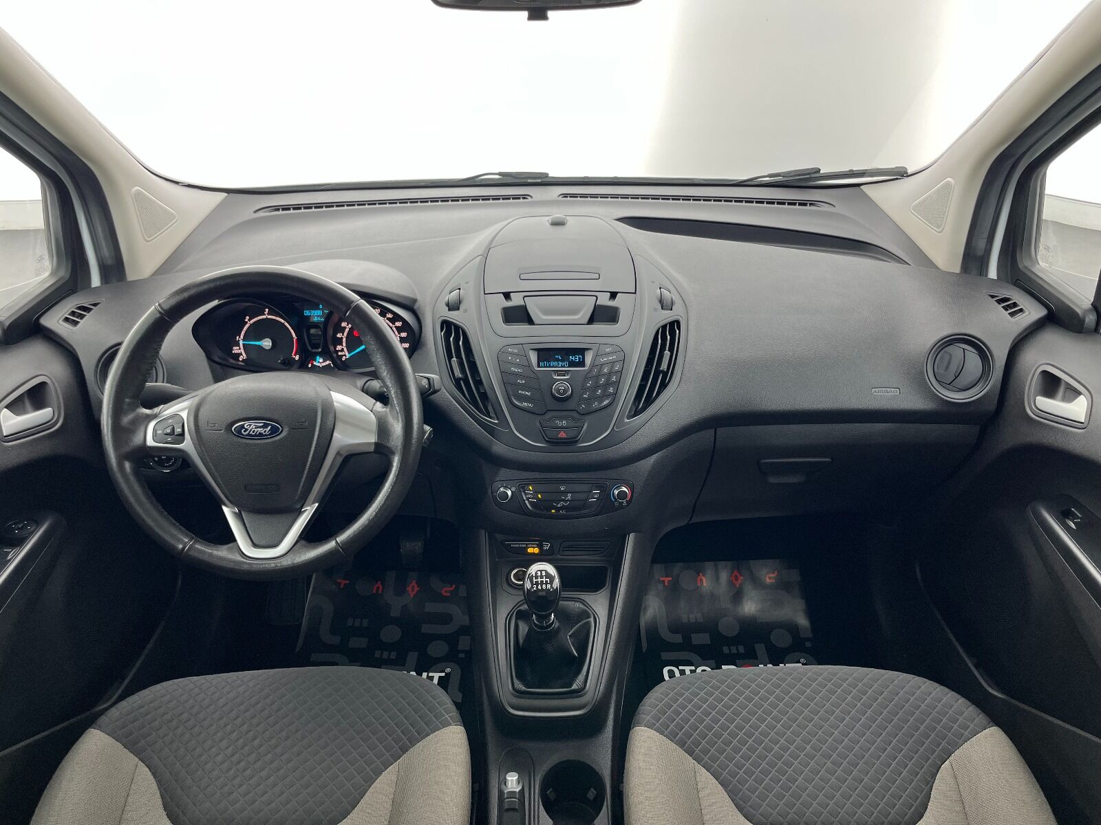 Ford Tourneo Courier 1.5 TDCI Deluxe - 2023 - Detay