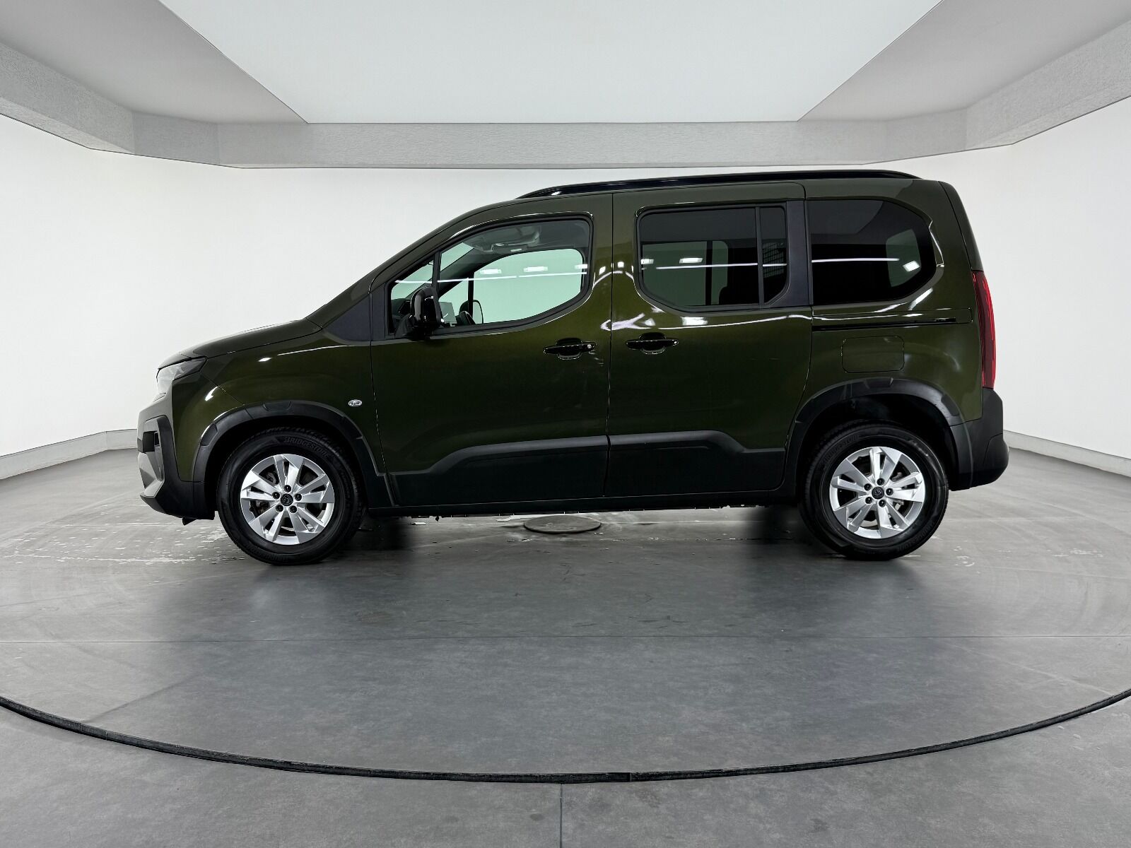 Peugeot Rifter 1.5 BlueHDI Allure EAT8 - 2026 - Detay