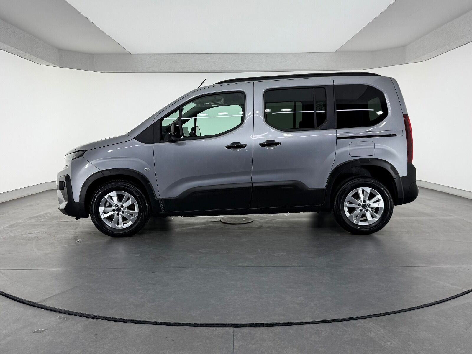 Peugeot Rifter 1.5 BlueHDI Allure EAT8 - 2026 - Detay