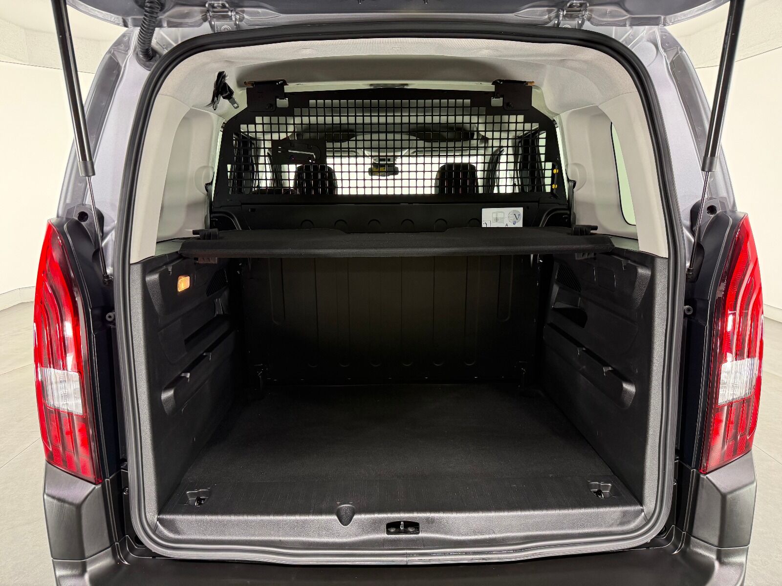 Peugeot Rifter 1.5 BlueHDI Allure EAT8 - 2026 - Detay