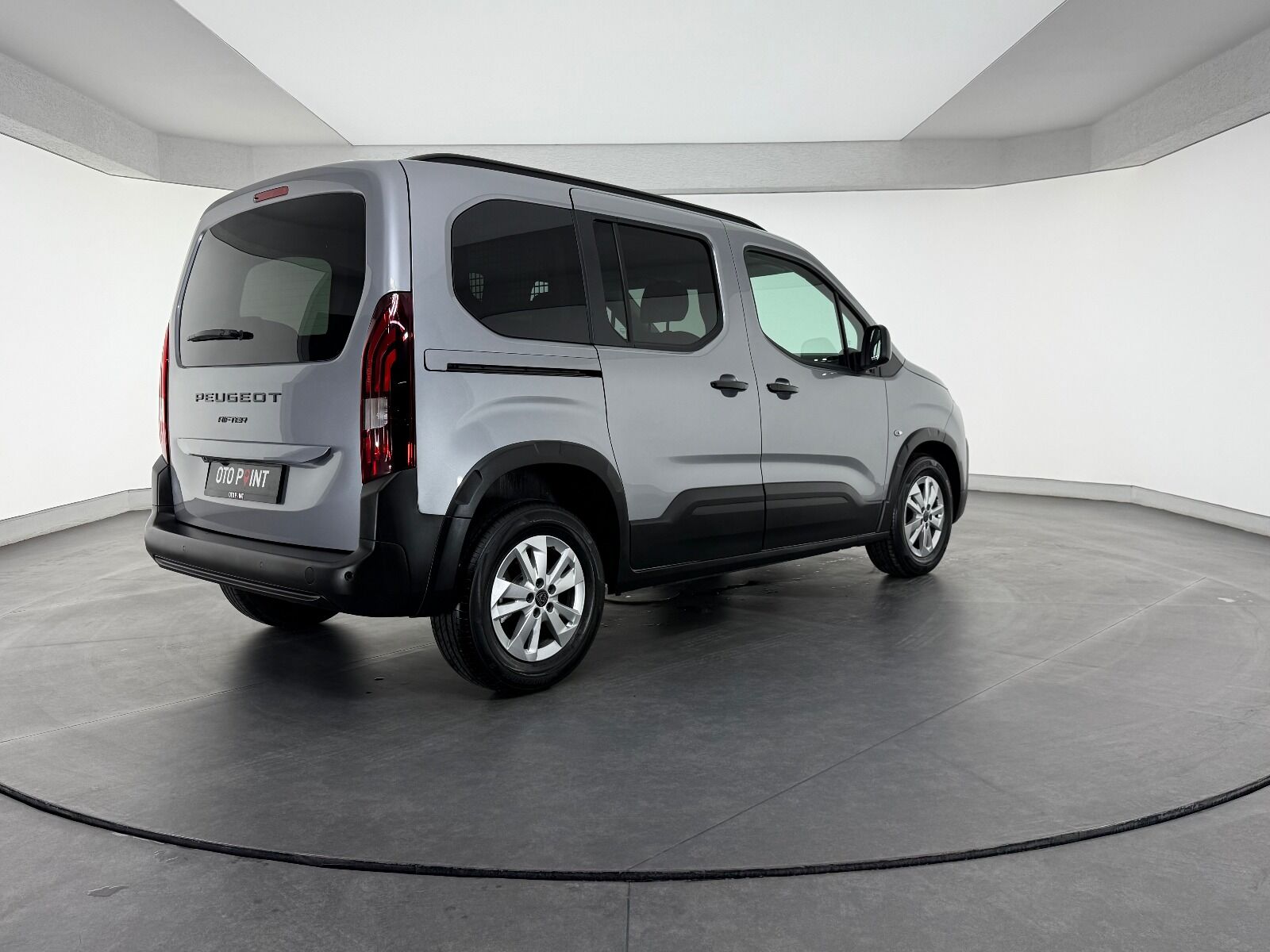 Peugeot Rifter 1.5 BlueHDI Allure EAT8 - 2026 - Detay