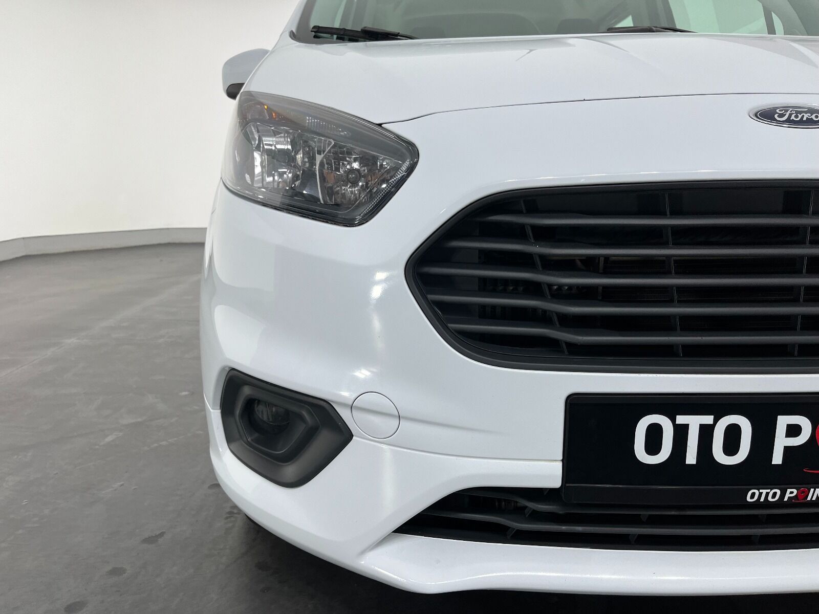 Ford Tourneo Courier 1.5 TDCI Deluxe - 2023 - Detay