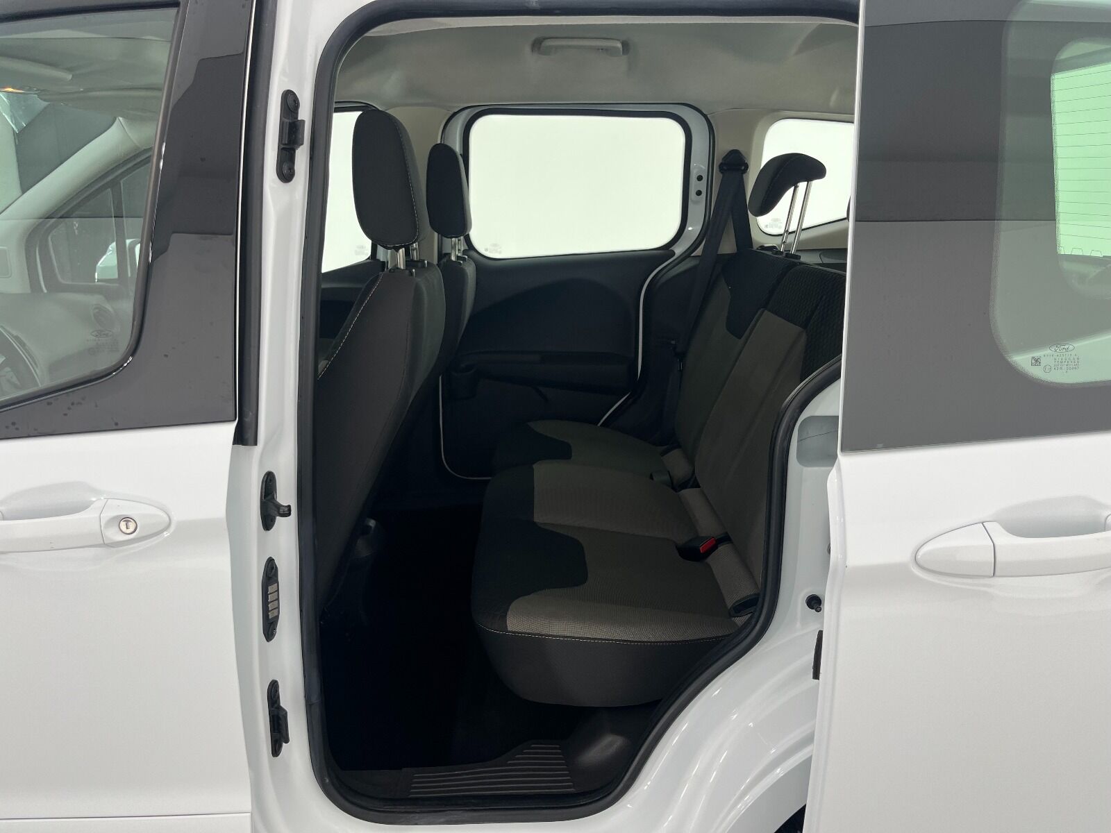 Ford Tourneo Courier 1.5 TDCI Deluxe - 2023 - Detay