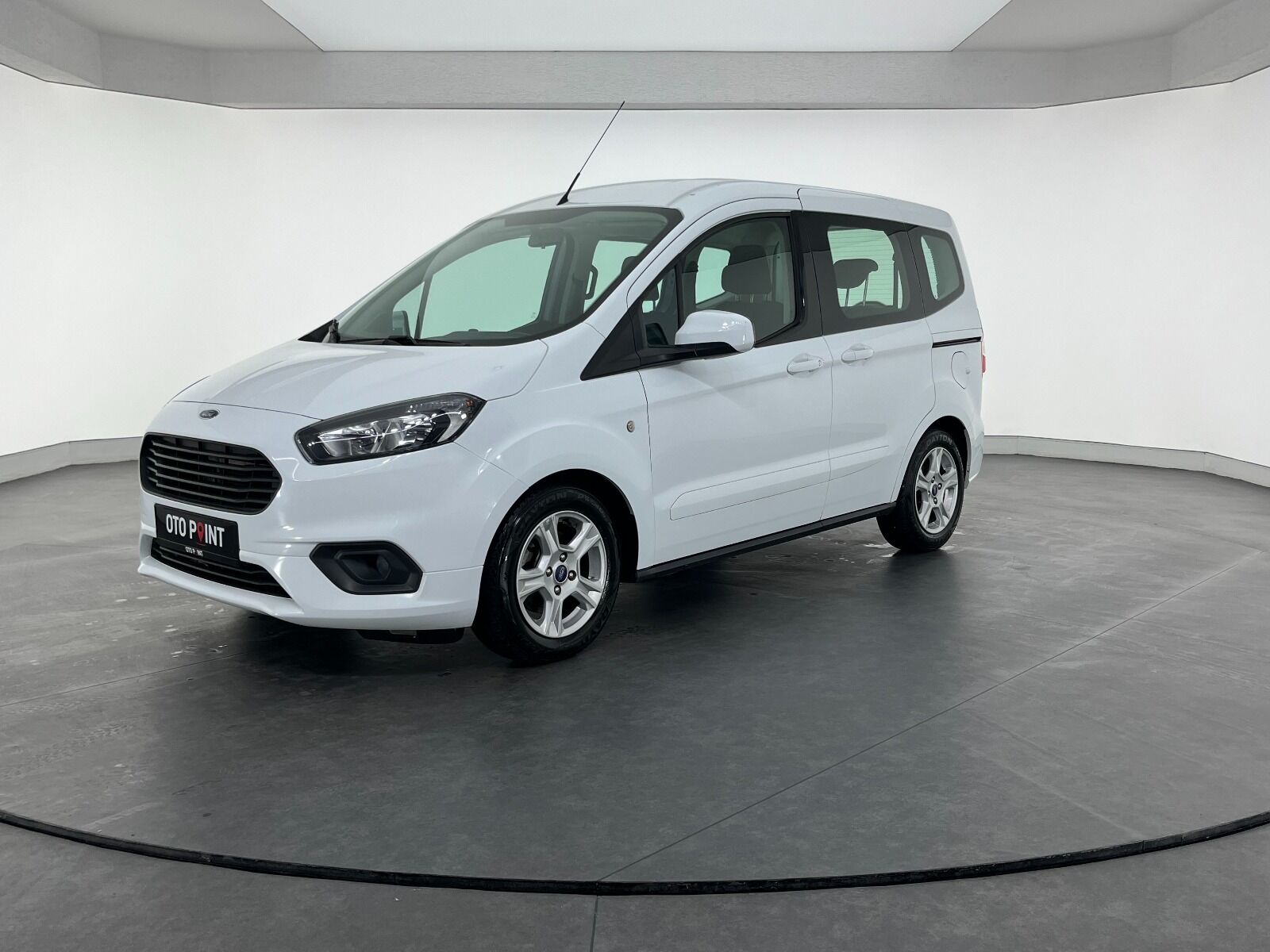 Ford Tourneo Courier 1.5 TDCI Deluxe - 2023 - Detay