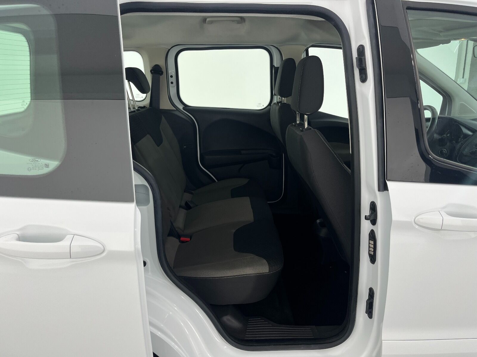 Ford Tourneo Courier 1.5 TDCI Deluxe - 2023 - Detay