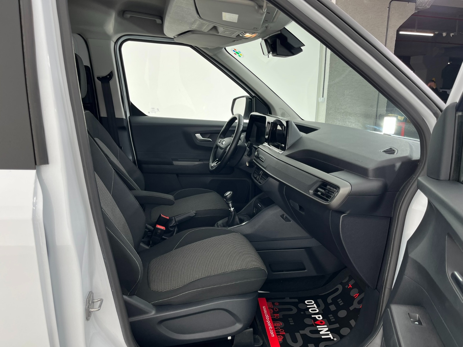 Ford Tourneo Courier Kombi 1.5 EcoBlue Deluxe - 2025 - Detay