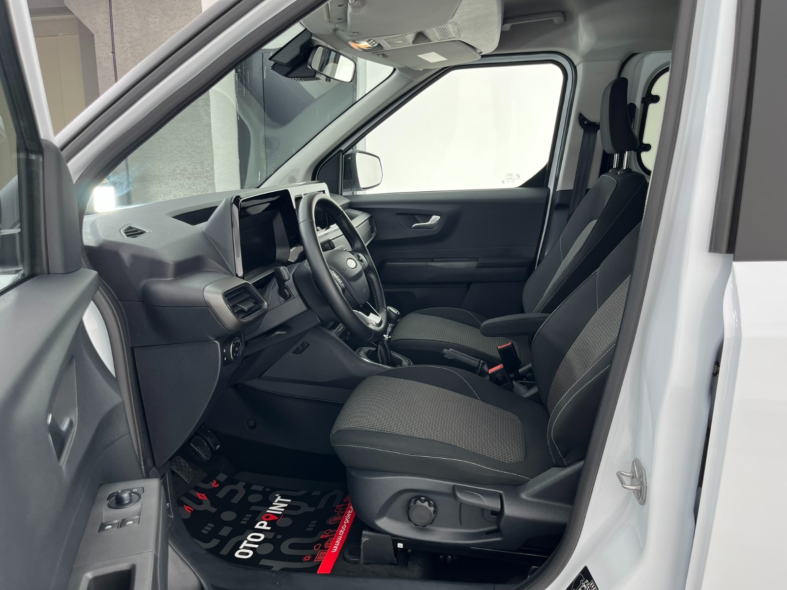 Ford Tourneo Courier Kombi 1.5 EcoBlue Deluxe - 2025 - Detay