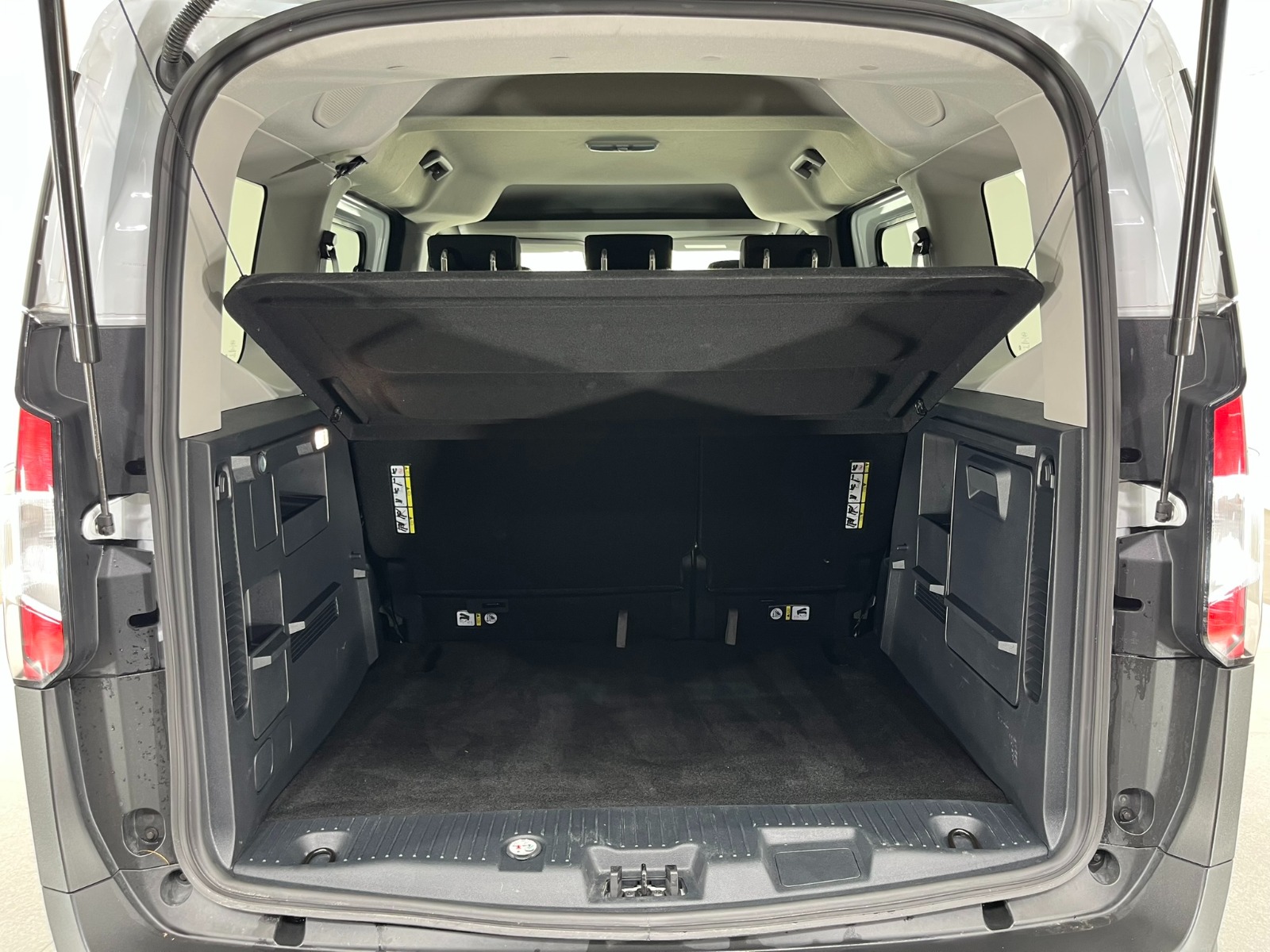 Ford Tourneo Courier Kombi 1.5 EcoBlue Deluxe - 2025 - Detay