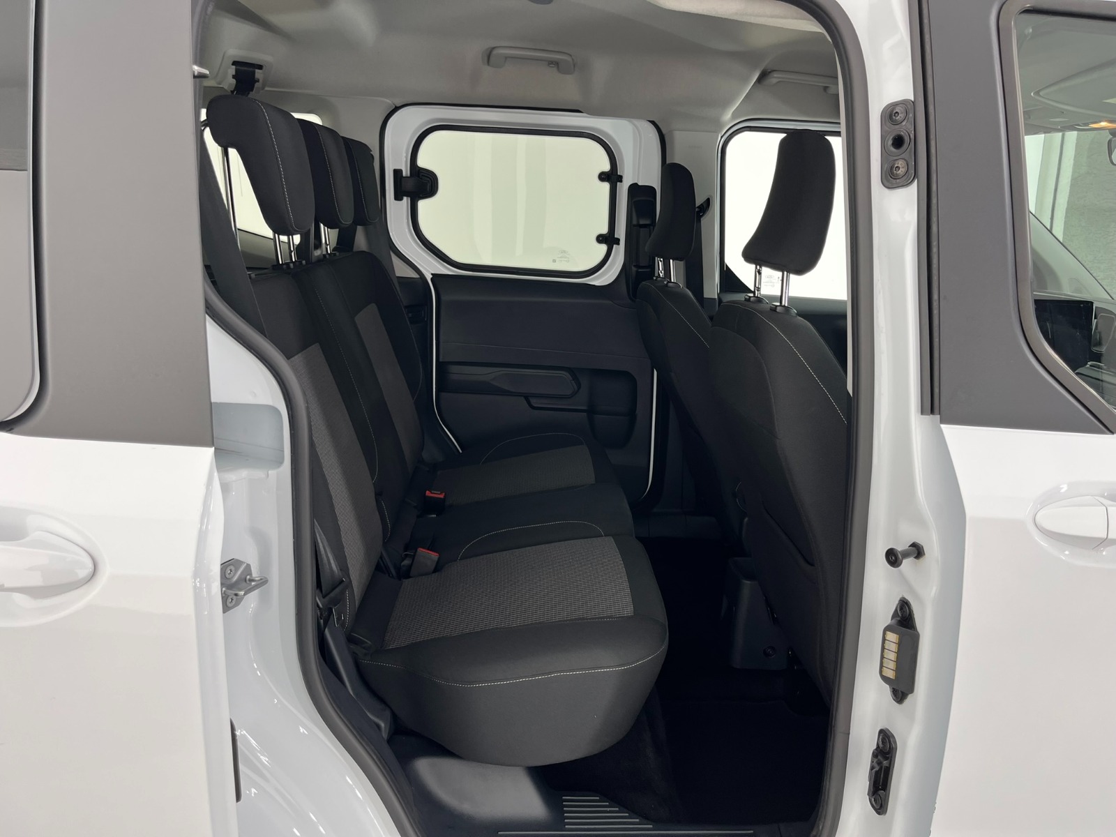 Ford Tourneo Courier Kombi 1.5 EcoBlue Deluxe - 2025 - Detay