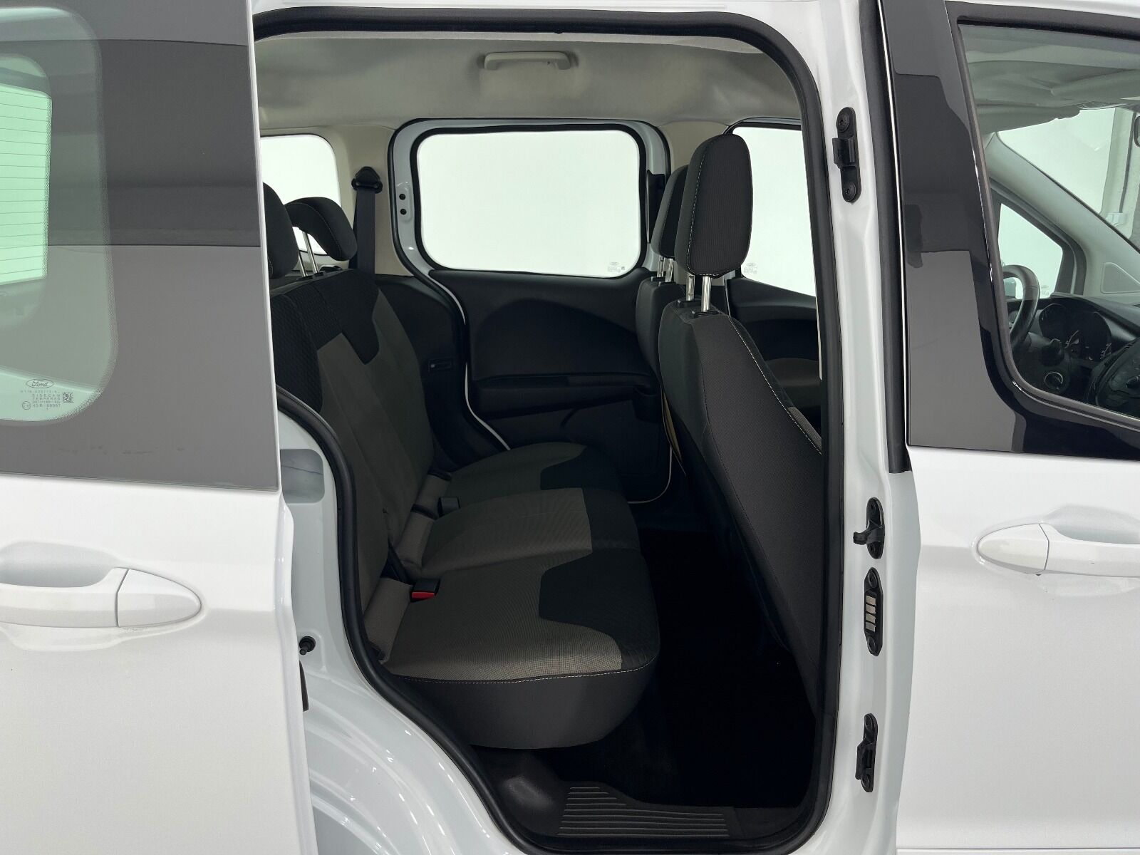Ford Tourneo Courier 1.5 TDCI Deluxe - 2023 - Detay