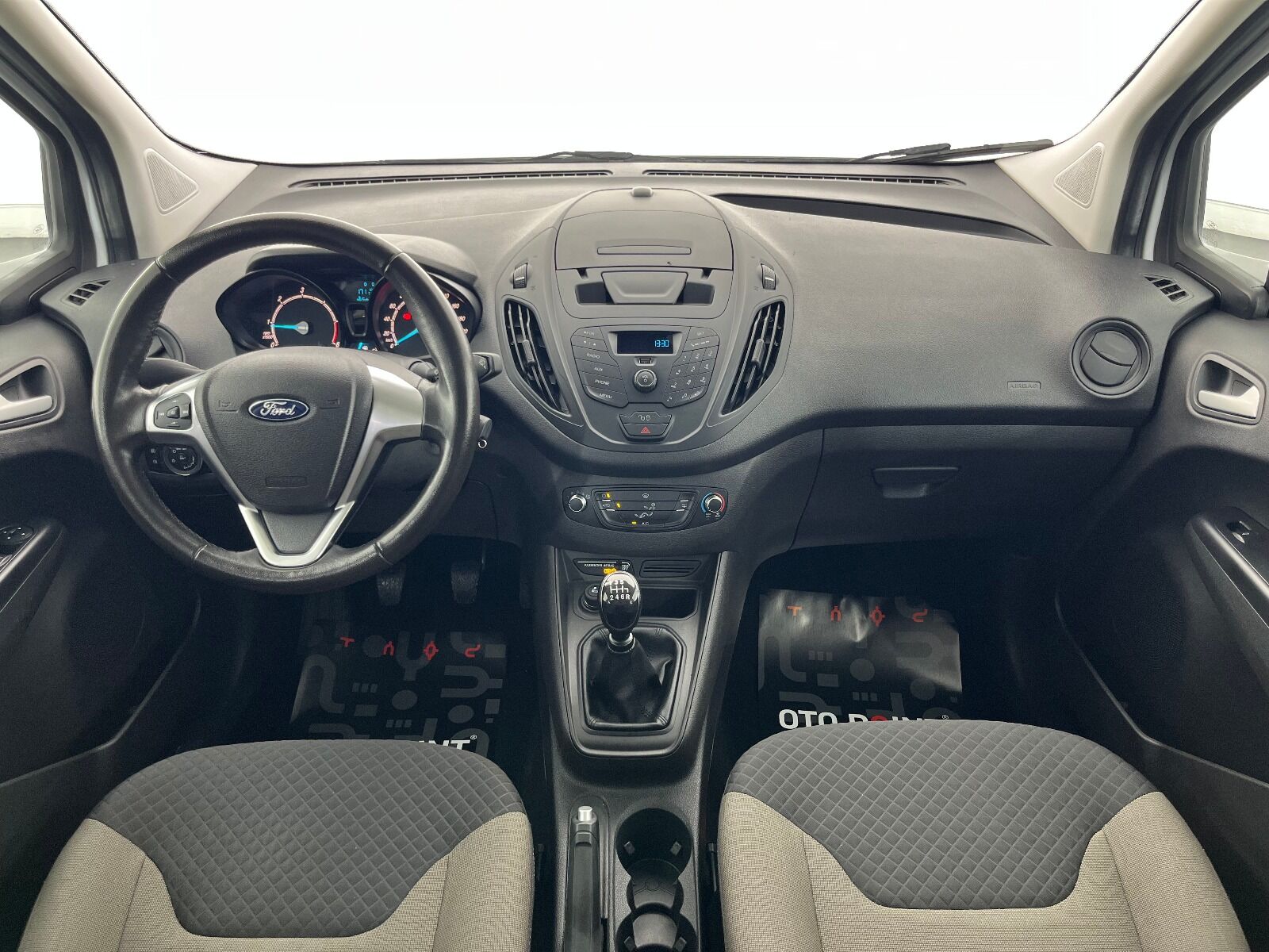 Ford Tourneo Courier 1.5 TDCI Deluxe - 2023 - Detay