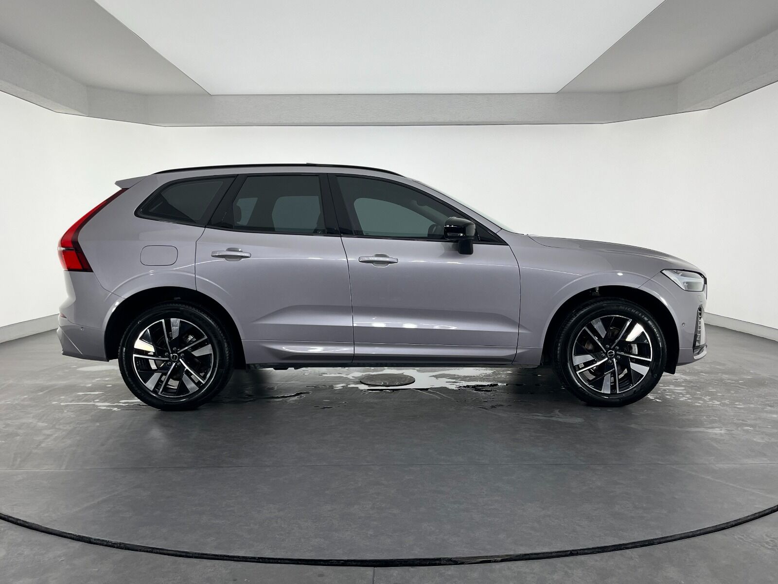 Volvo XC60 2.0 B5 Mild Hybrid Plus Dark AWD - 2025 - Detay