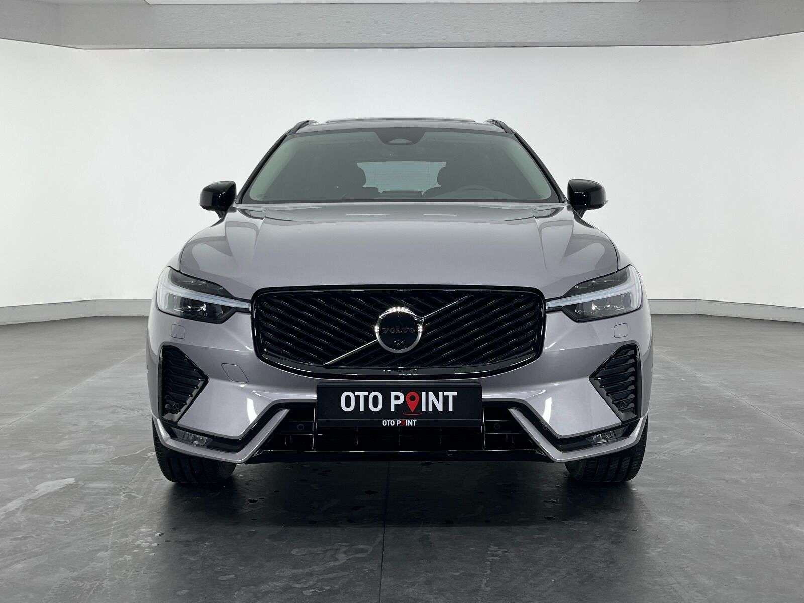 Volvo XC60 2.0 B5 Mild Hybrid Plus Dark AWD - 2025