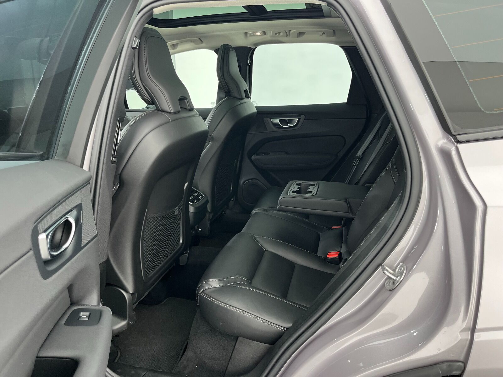 Volvo XC60 2.0 B5 Mild Hybrid Plus Dark AWD - 2025 - Detay