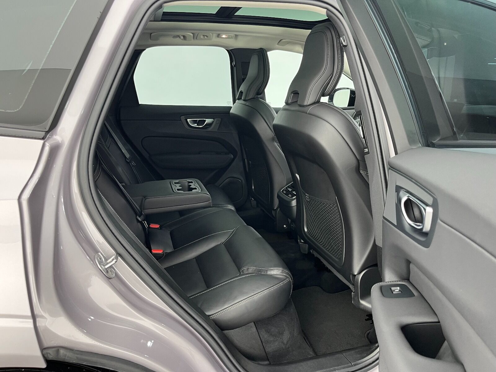 Volvo XC60 2.0 B5 Mild Hybrid Plus Dark AWD - 2025 - Detay