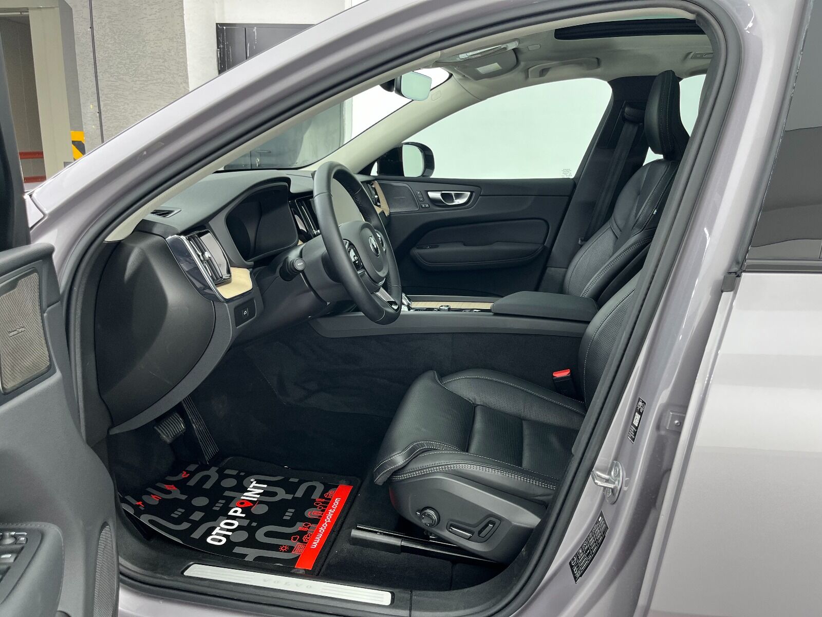 Volvo XC60 2.0 B5 Mild Hybrid Plus Dark AWD - 2025 - Detay