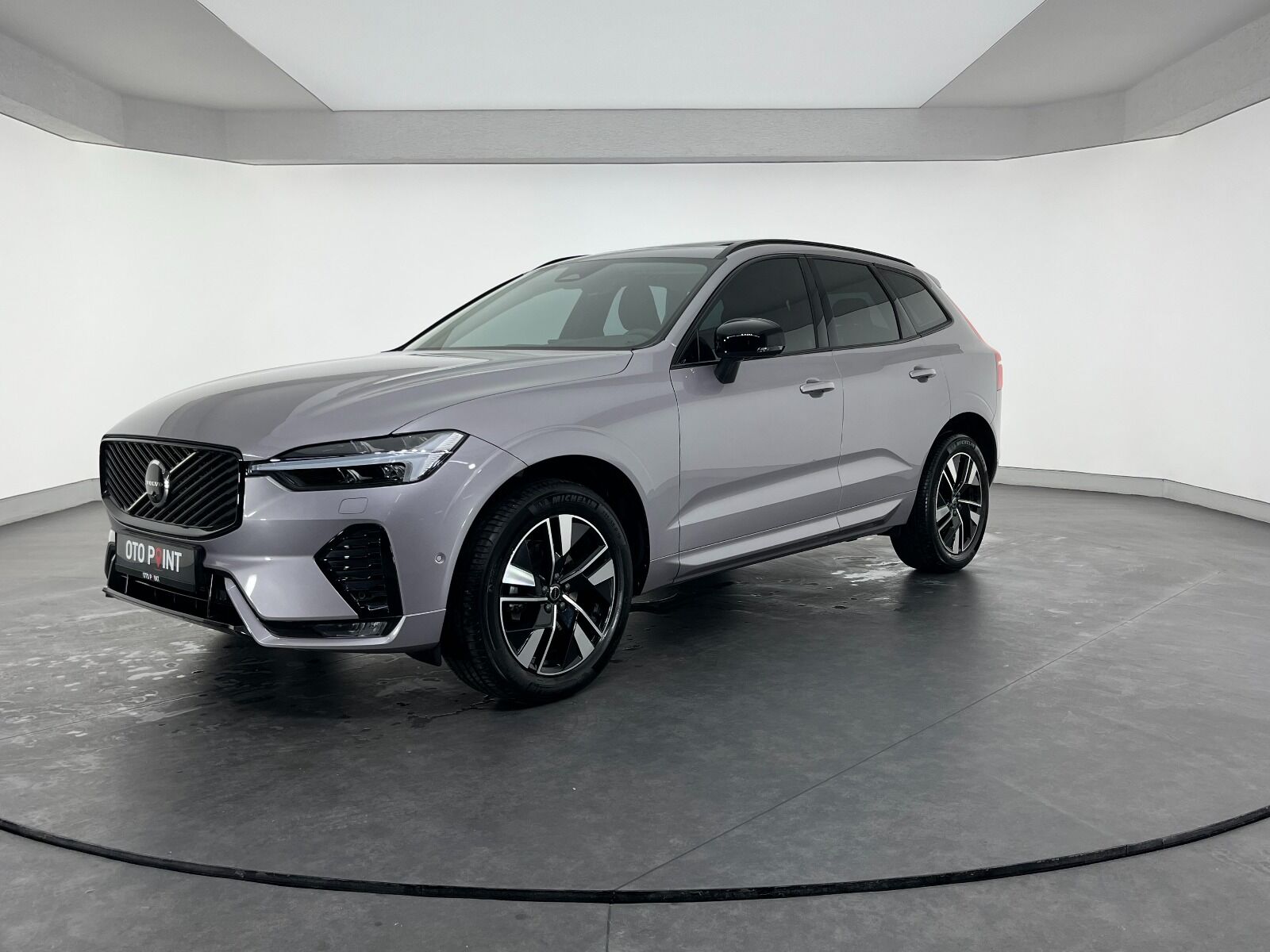 Volvo XC60 2.0 B5 Mild Hybrid Plus Dark AWD - 2025 - Detay