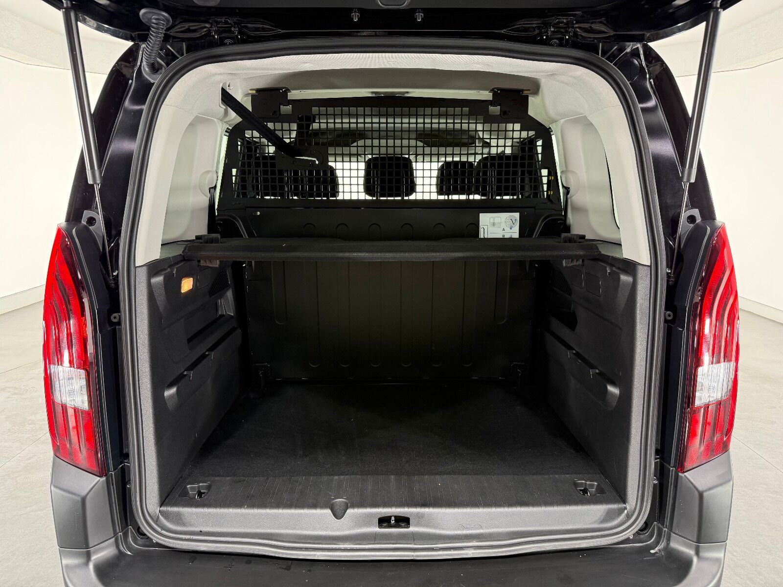 Peugeot Rifter 1.5 BlueHDI Allure EAT8 - 2026 - Detay