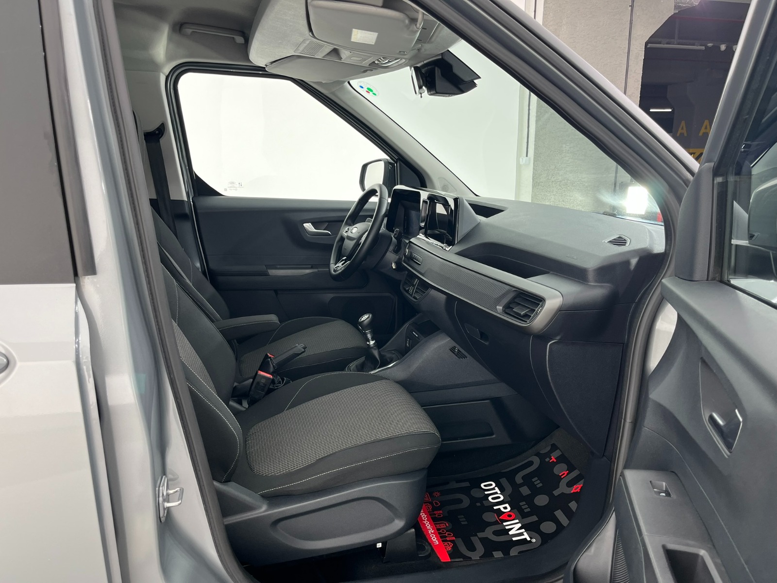 Ford Tourneo Courier Kombi 1.5 EcoBlue Deluxe - 2025 - Detay