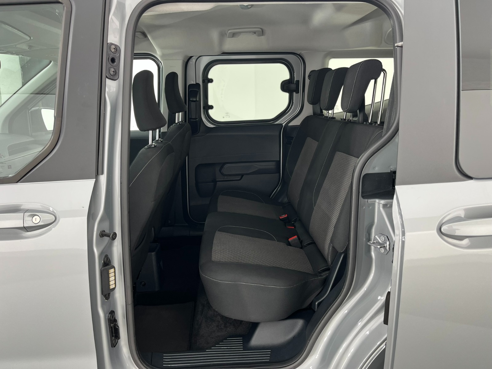 Ford Tourneo Courier Kombi 1.5 EcoBlue Deluxe - 2025 - Detay