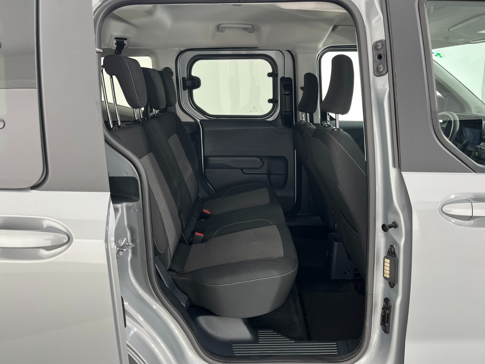 Ford Tourneo Courier Kombi 1.5 EcoBlue Deluxe - 2025 - Detay