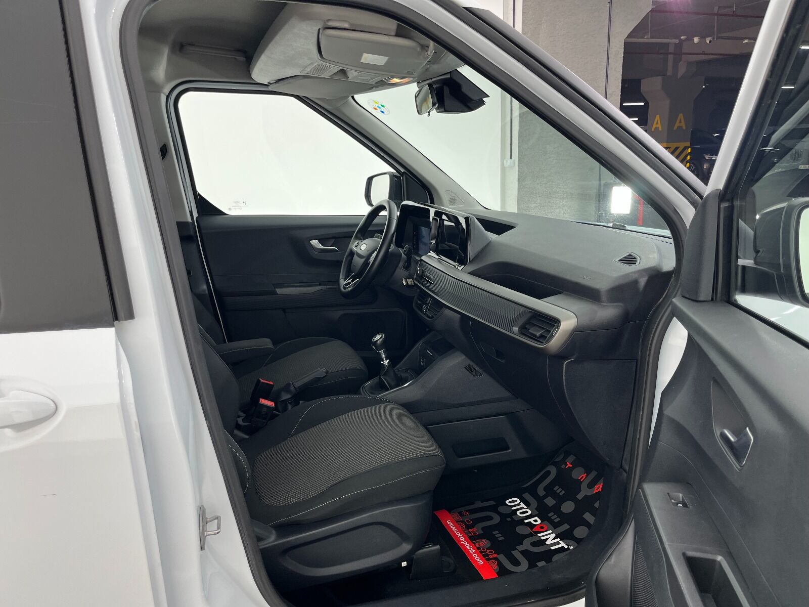 Ford Tourneo Courier Kombi 1.5 EcoBlue Deluxe - 2025 - Detay