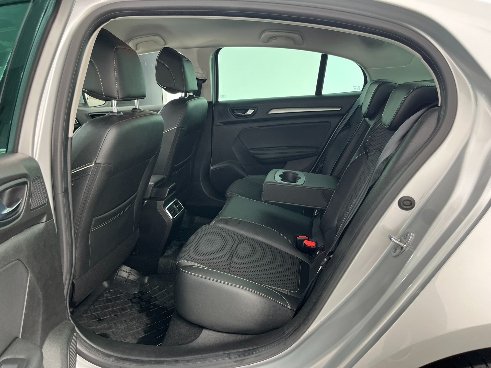 Renault Megane Sedan 1.5 Blue DCI Icon EDC - 2020 - Detay