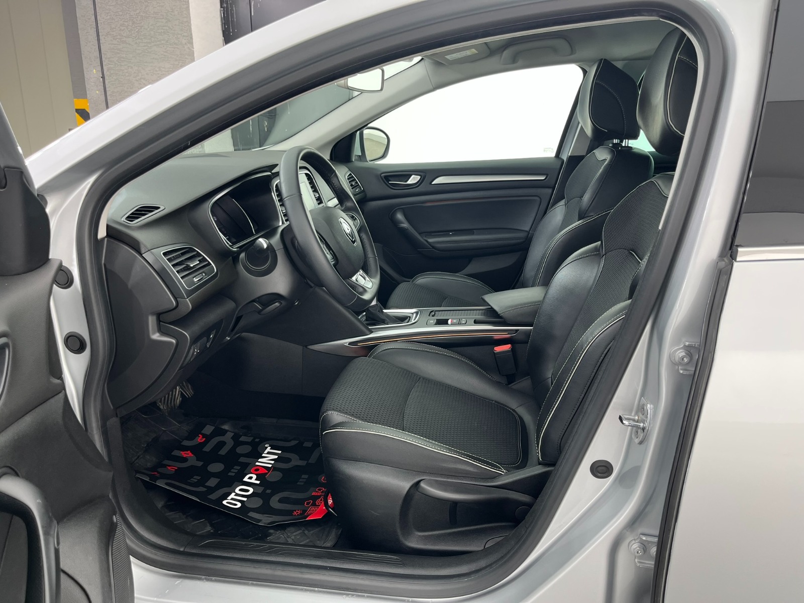 Renault Megane Sedan 1.5 Blue DCI Icon EDC - 2020 - Detay