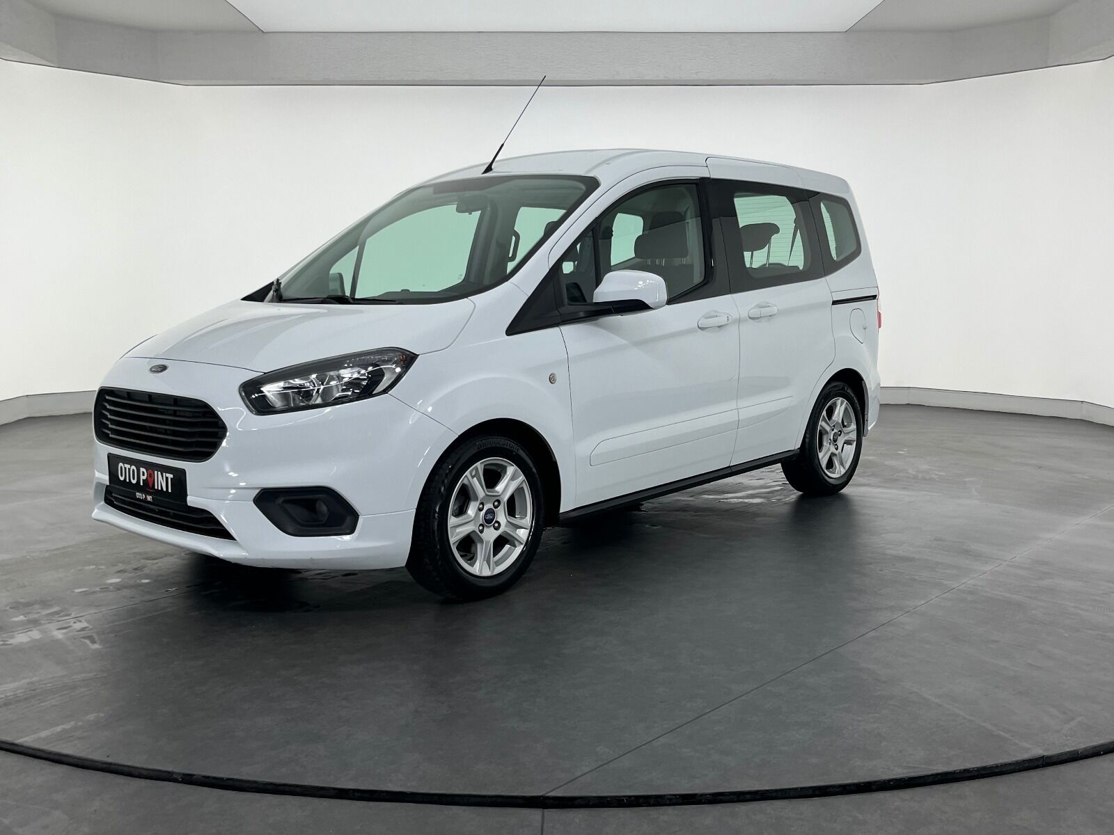 Ford Tourneo Courier 1.5 TDCI Deluxe - 2023 - Detay