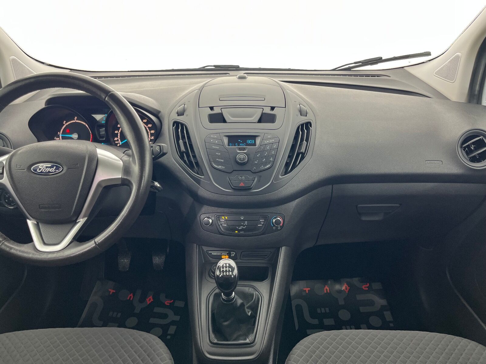Ford Tourneo Courier 1.5 TDCI Deluxe - 2023 - Detay