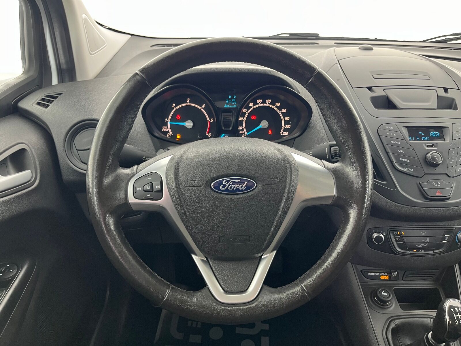 Ford Tourneo Courier 1.5 TDCI Deluxe - 2023 - Detay