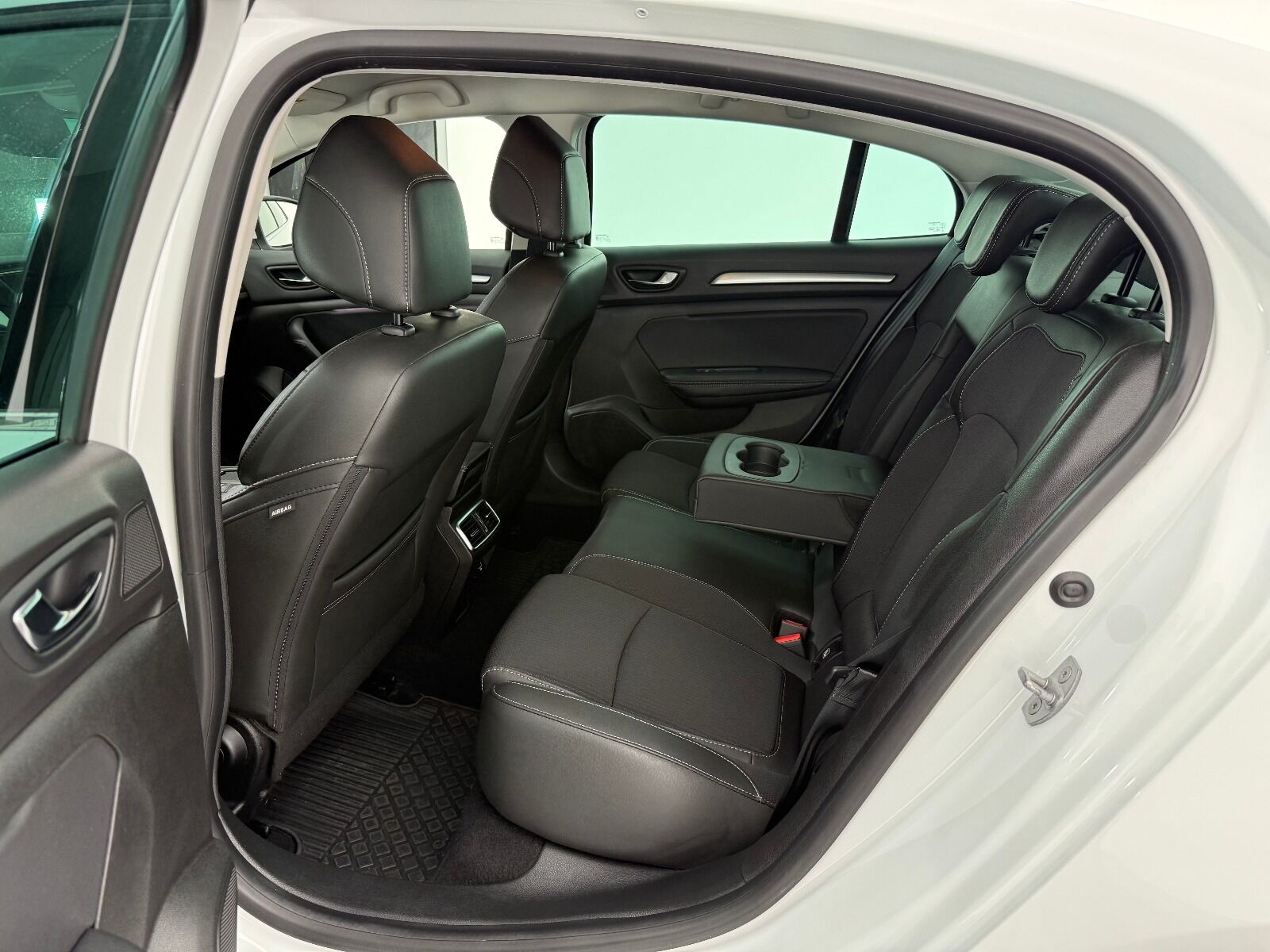 Renault Megane Sedan 1.3 TCe Icon EDC - 2025 - Detay