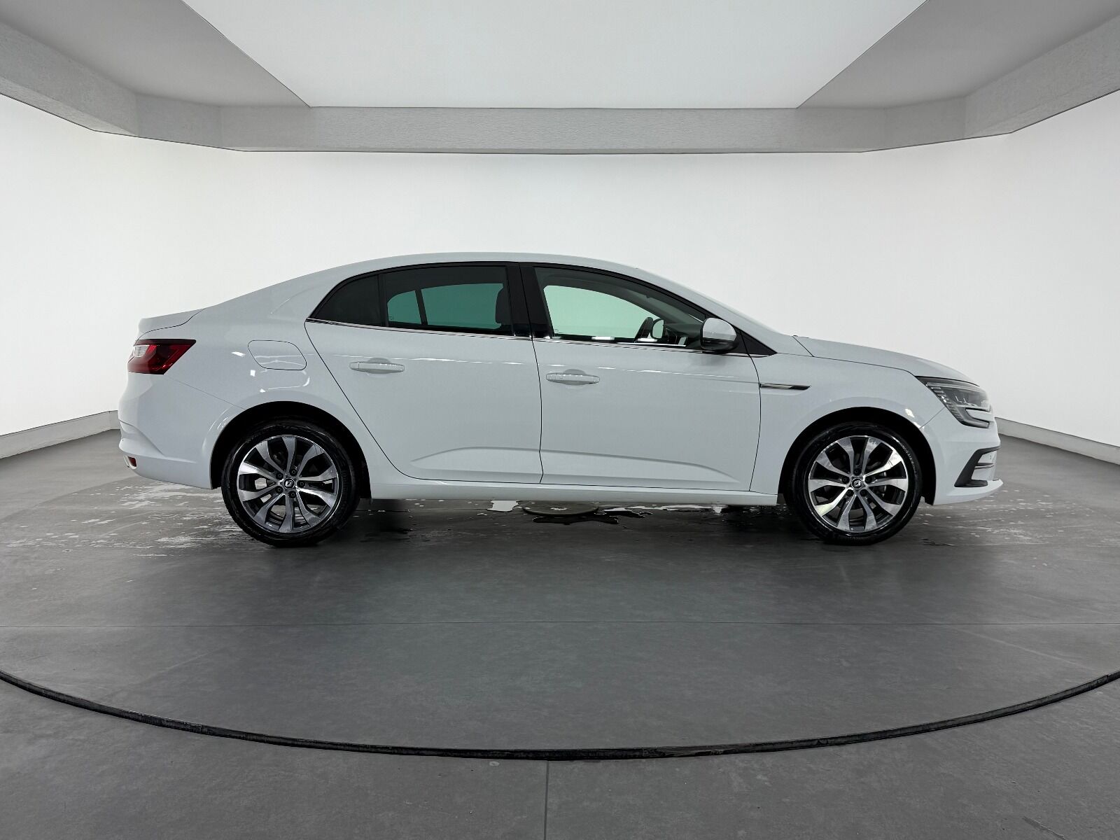 Renault Megane Sedan 1.3 TCe Icon EDC - 2025 - Detay