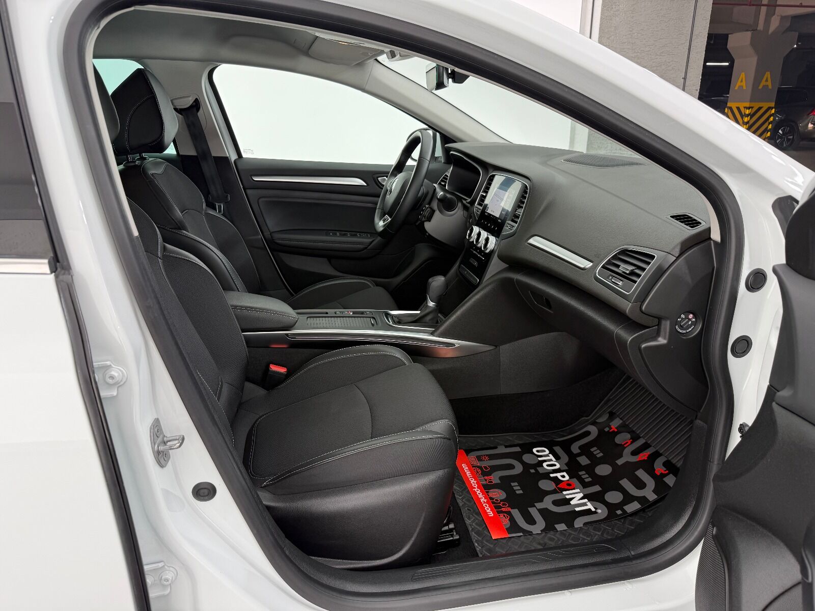 Renault Megane Sedan 1.3 TCe Icon EDC - 2025 - Detay