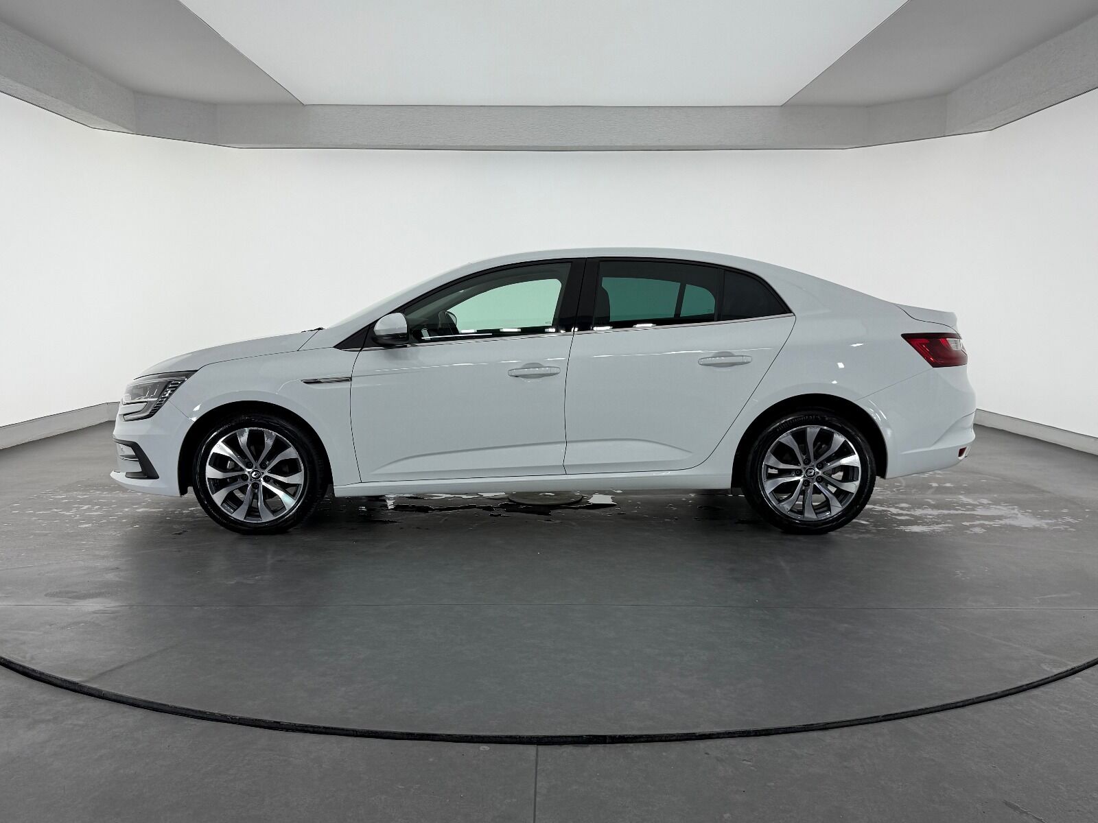 Renault Megane Sedan 1.3 TCe Icon EDC - 2025 - Detay