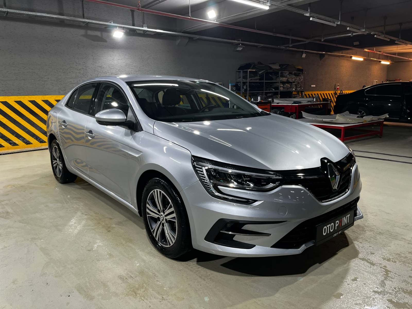 Renault Megane Sedan 1.3 TCe Touch EDC - 2024