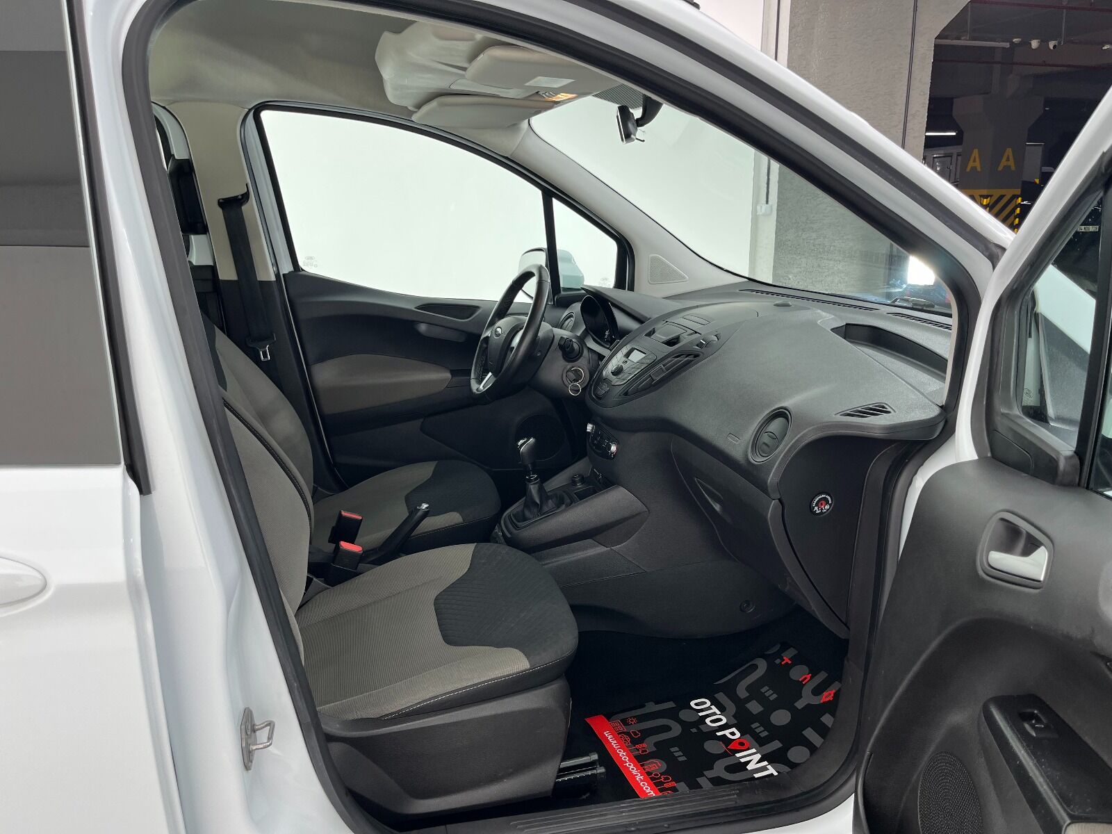 Ford Tourneo Courier Kombi 1.5 TDCI Deluxe - 2023 - Detay