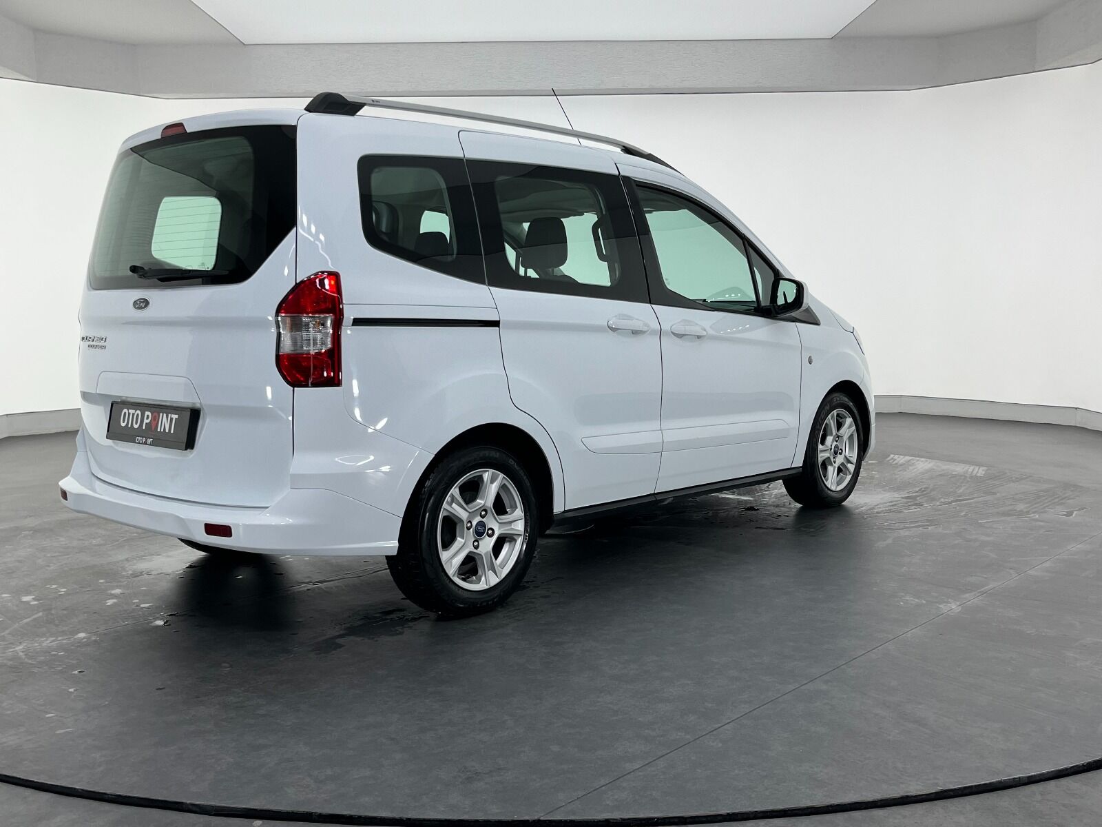 Ford Tourneo Courier Kombi 1.5 TDCI Deluxe - 2023 - Detay