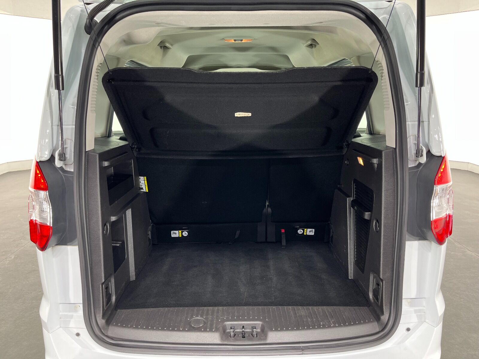 Ford Tourneo Courier Kombi 1.5 TDCI Deluxe - 2023 - Detay