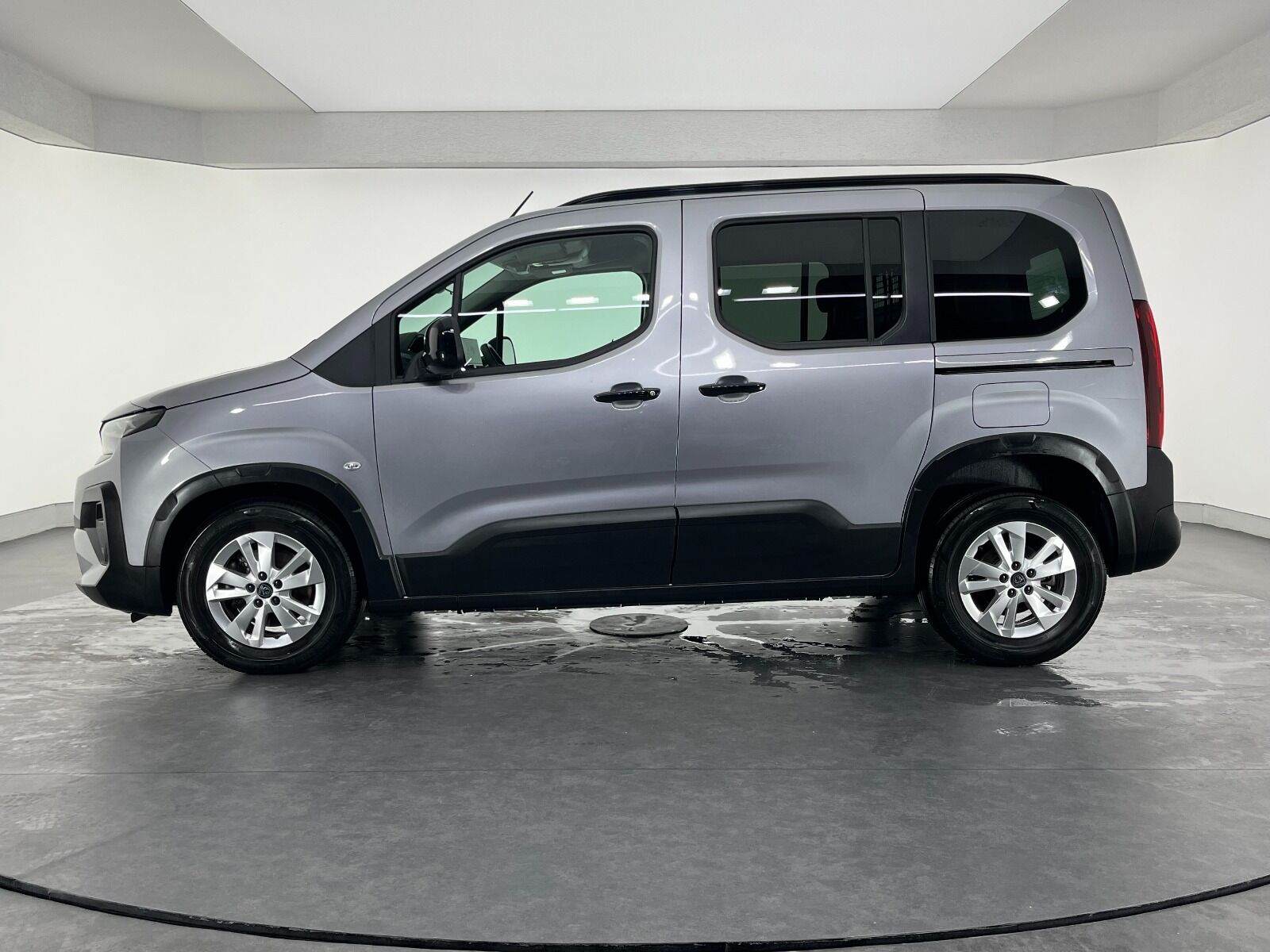 Peugeot Rifter Combi 1.5 BlueHDI Allure EAT8 - 2025 - Detay