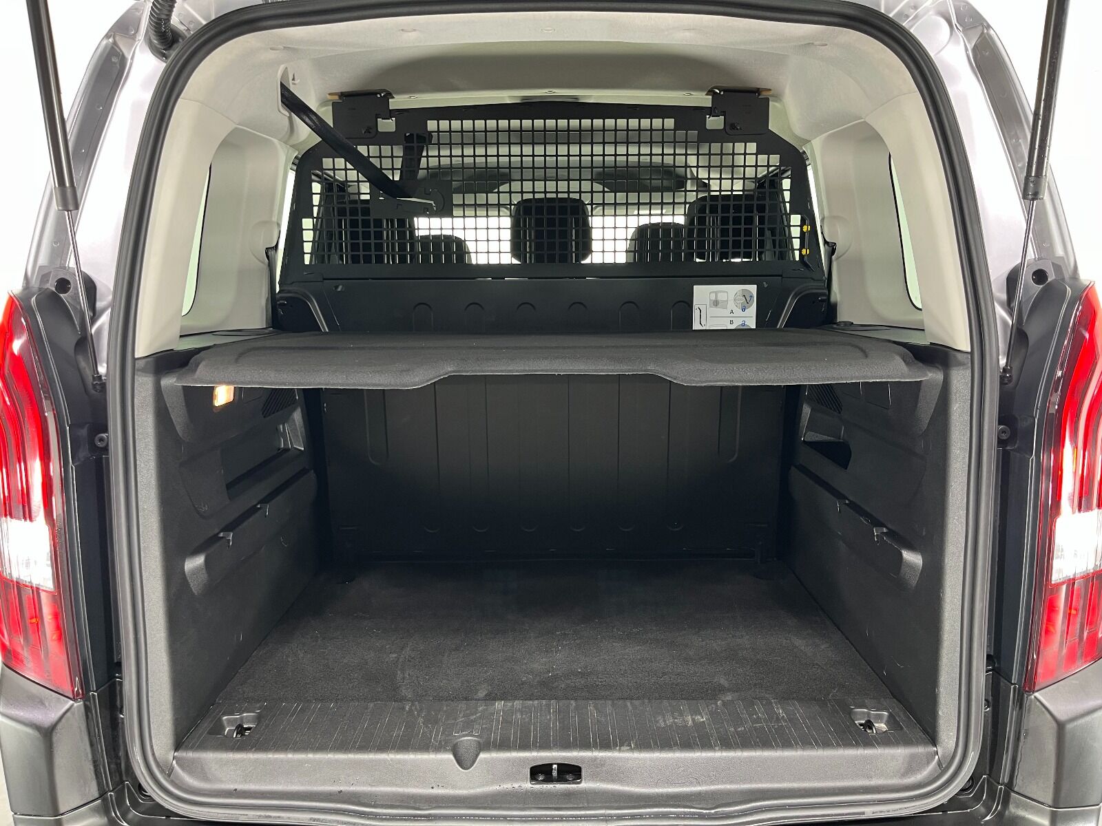 Peugeot Rifter Combi 1.5 BlueHDI Allure EAT8 - 2025 - Detay