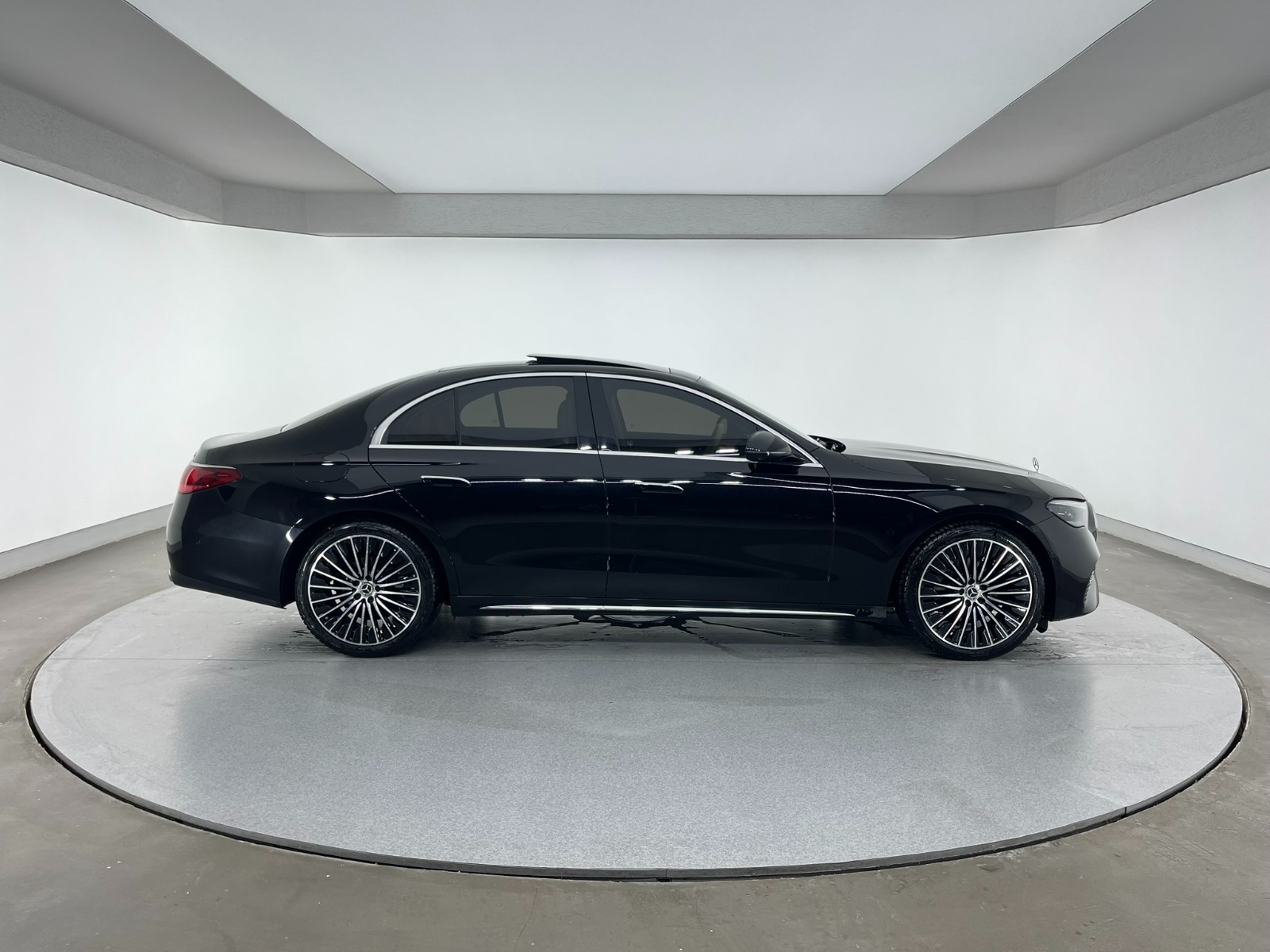 Mercedes-Benz E Sedan 220d 4Matic Edition1 Exclusive 9G-Tronic - 2023 - Detay